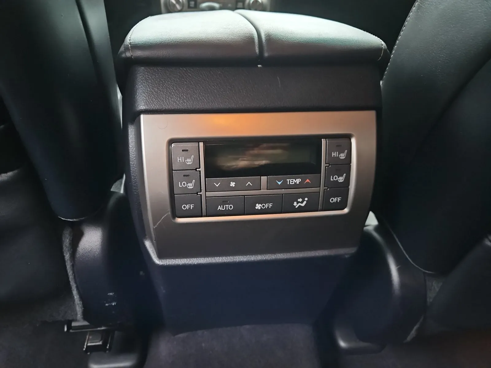 Lexus GX photo 13