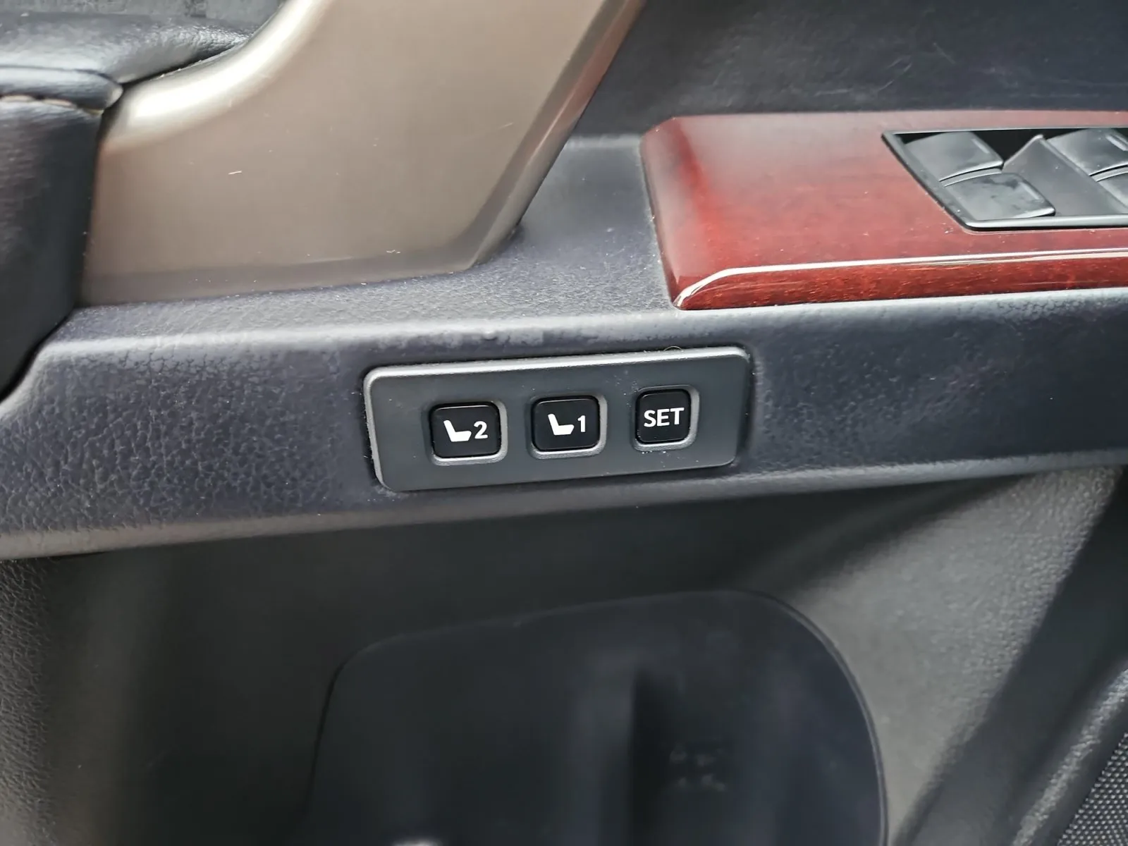 Lexus GX photo 17