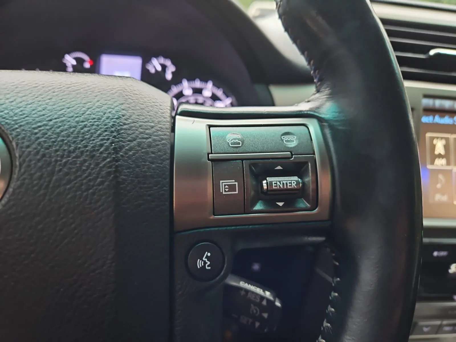 Lexus GX photo 29