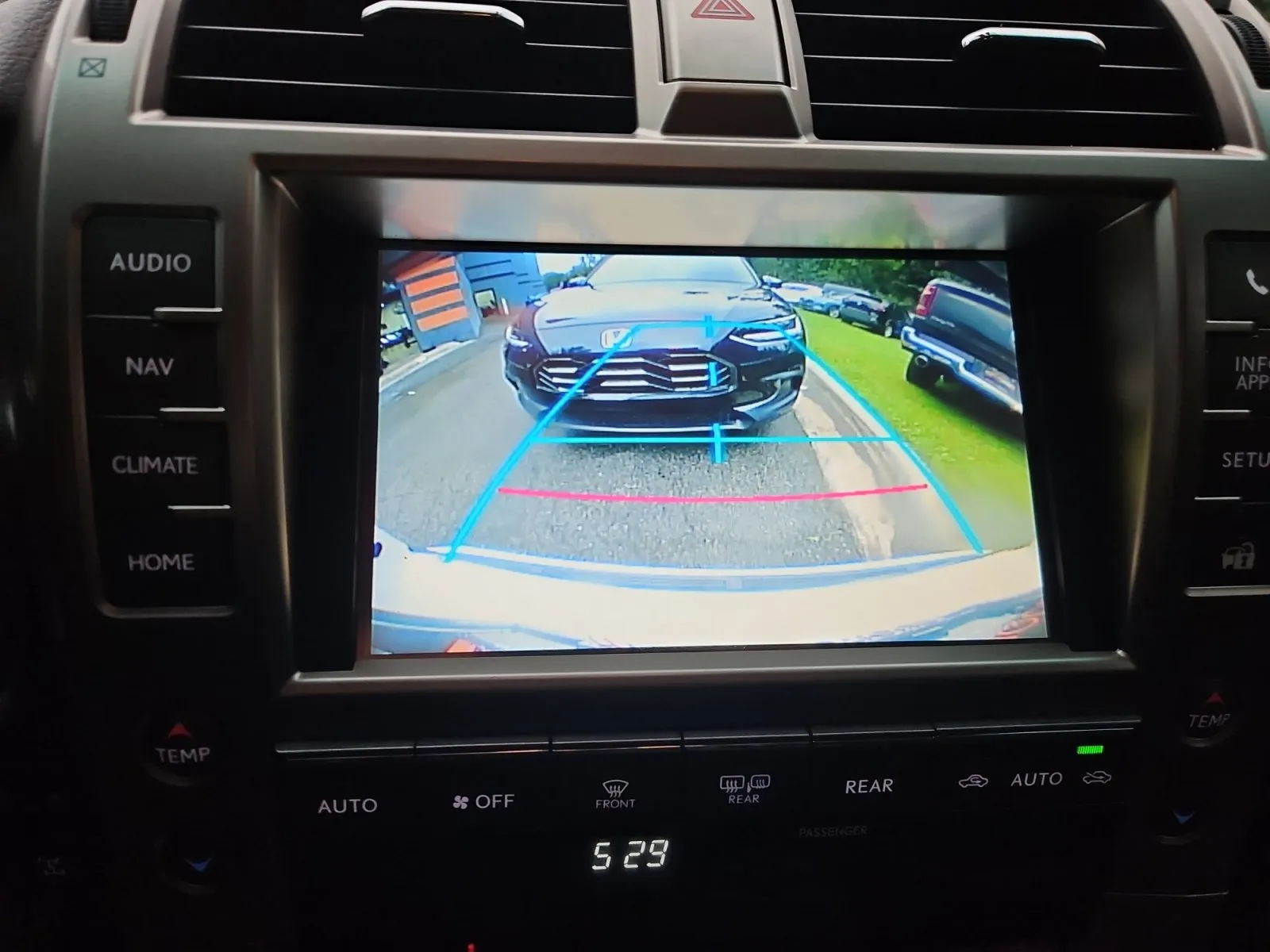 Lexus GX photo 19