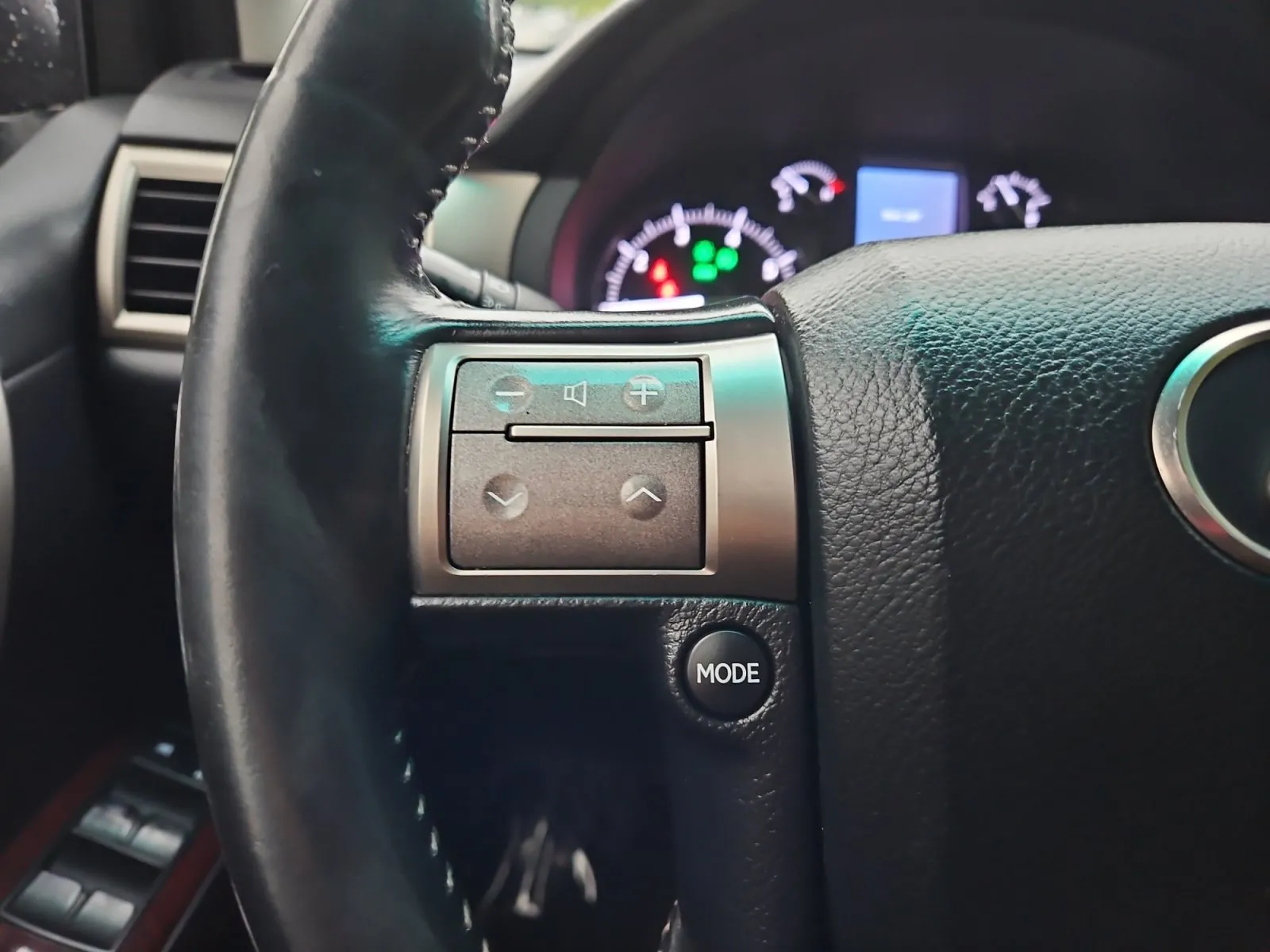 Lexus GX photo 30