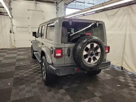 More photos of 2018 Jeep Wrangler Unlimited Sahara at Auto Boutique Ohio, OH