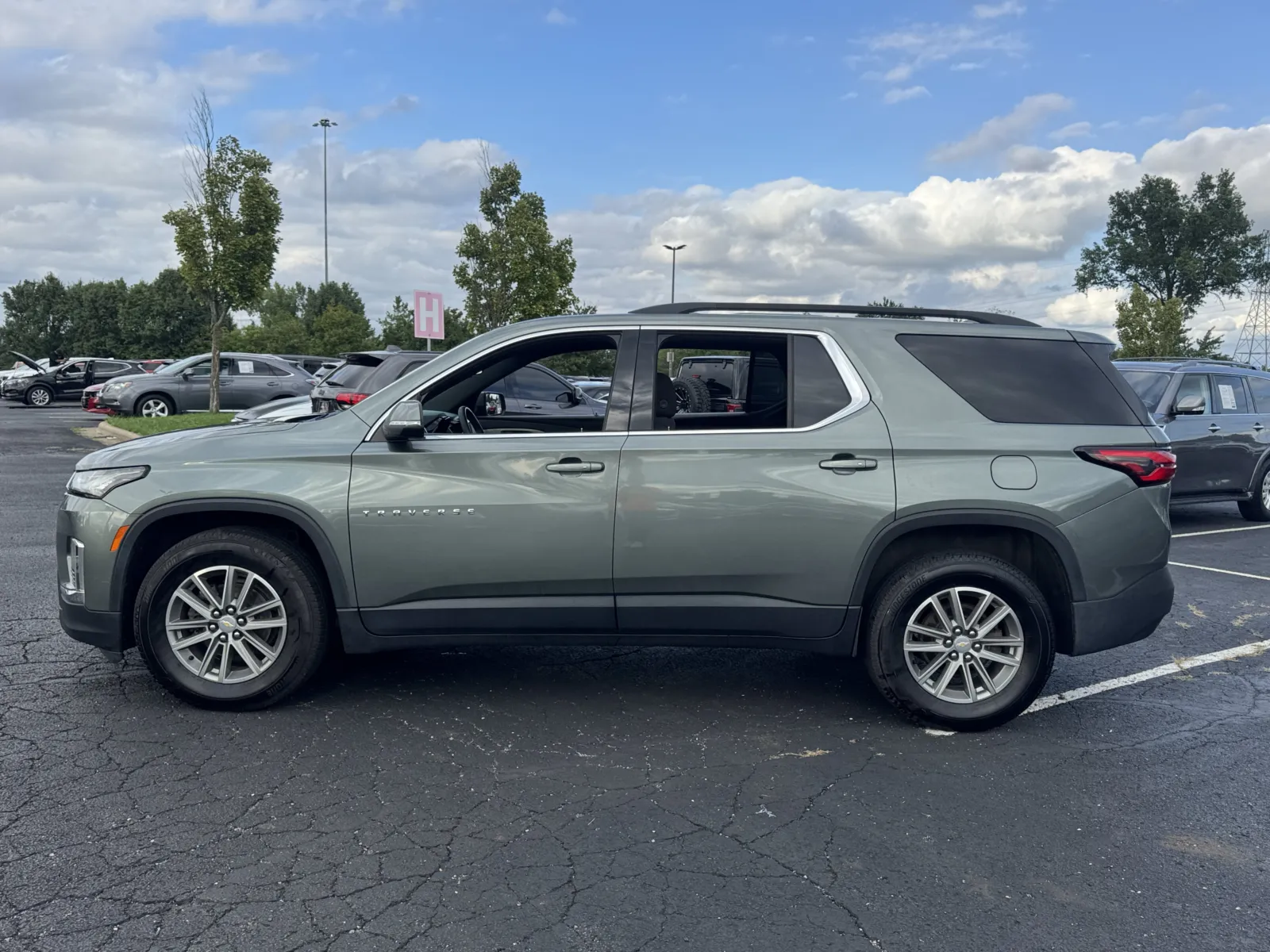 Chevrolet Traverse photo 9