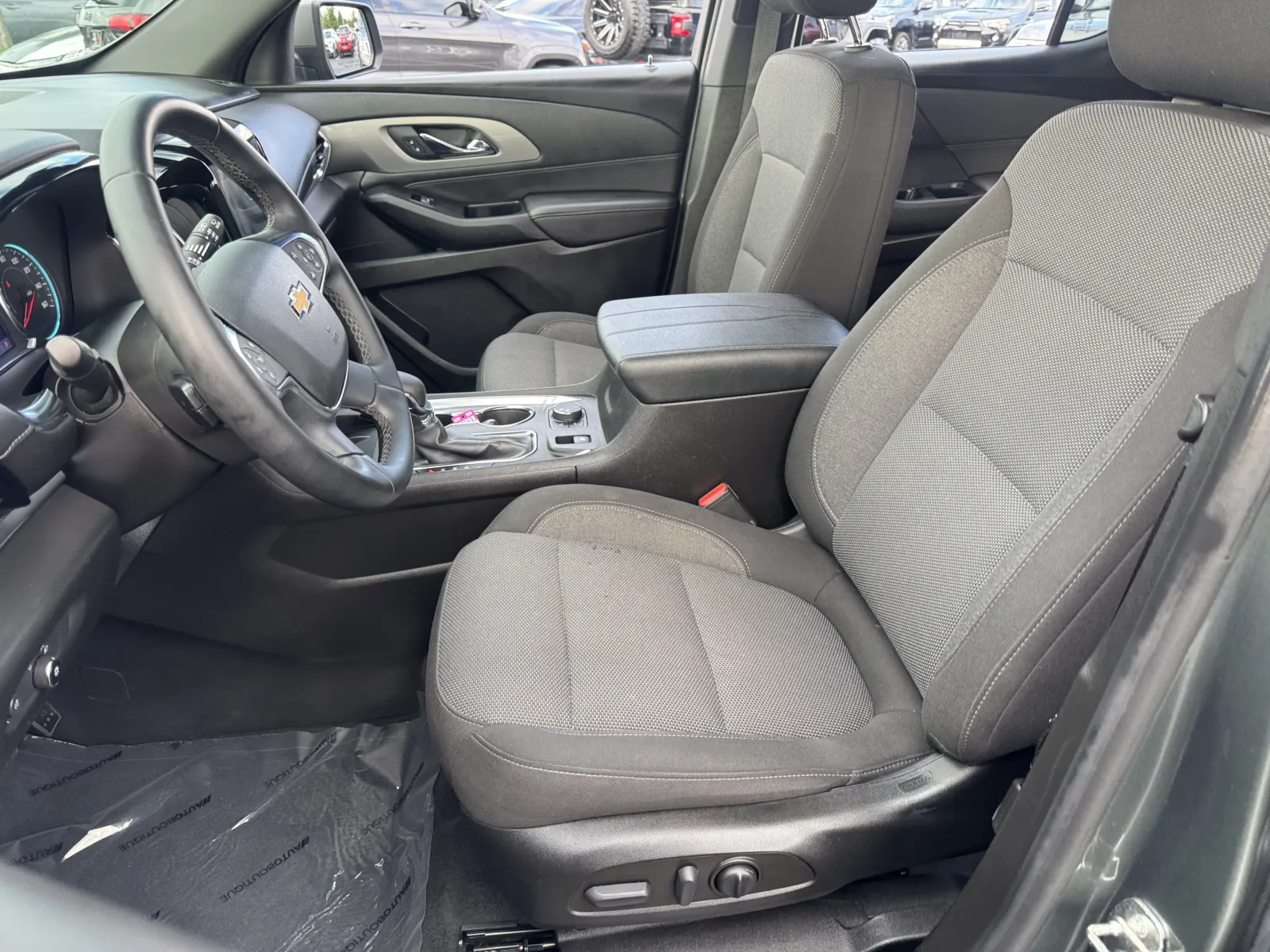 Chevrolet Traverse photo 8