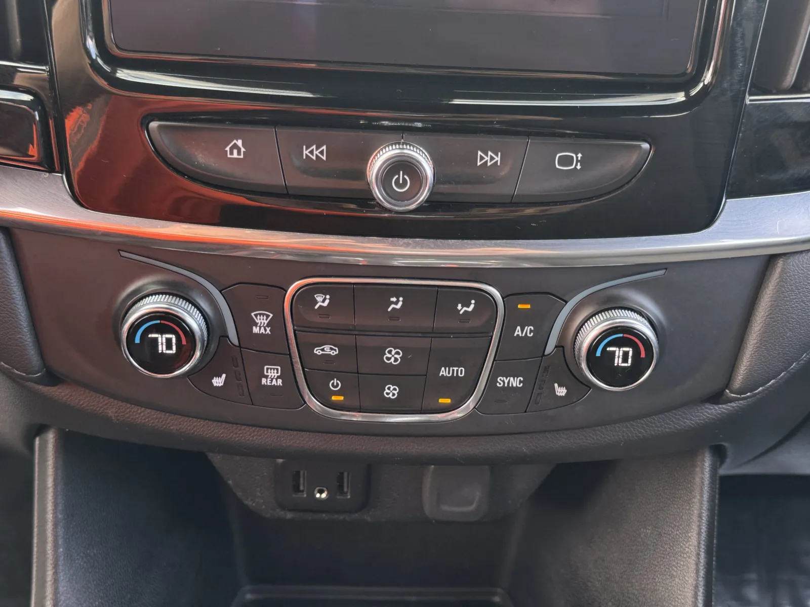 Chevrolet Traverse photo 27