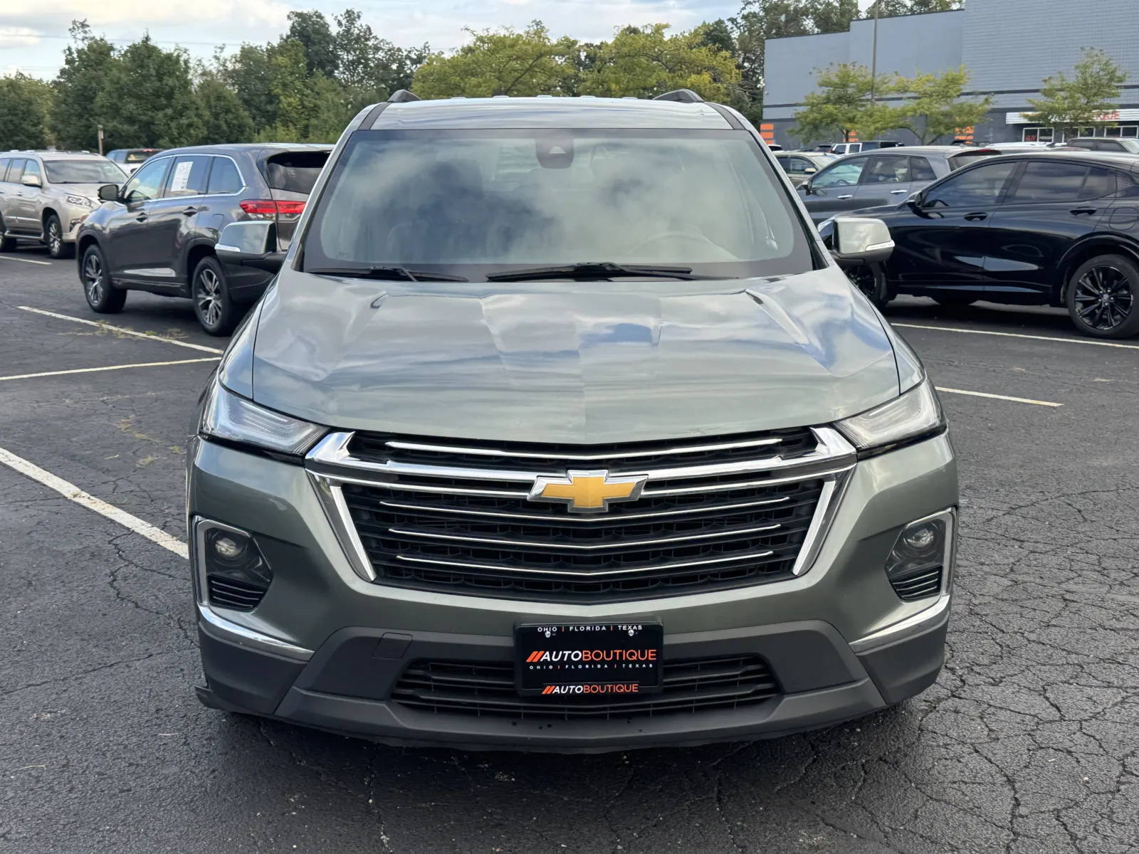 Chevrolet Traverse photo 3