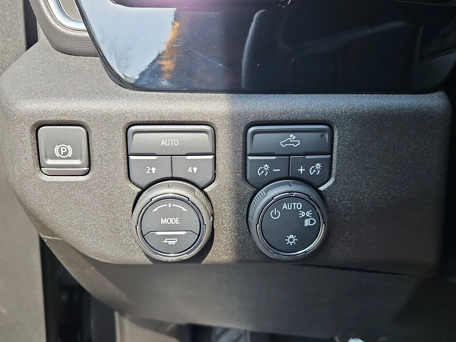 Chevrolet Silverado photo 16