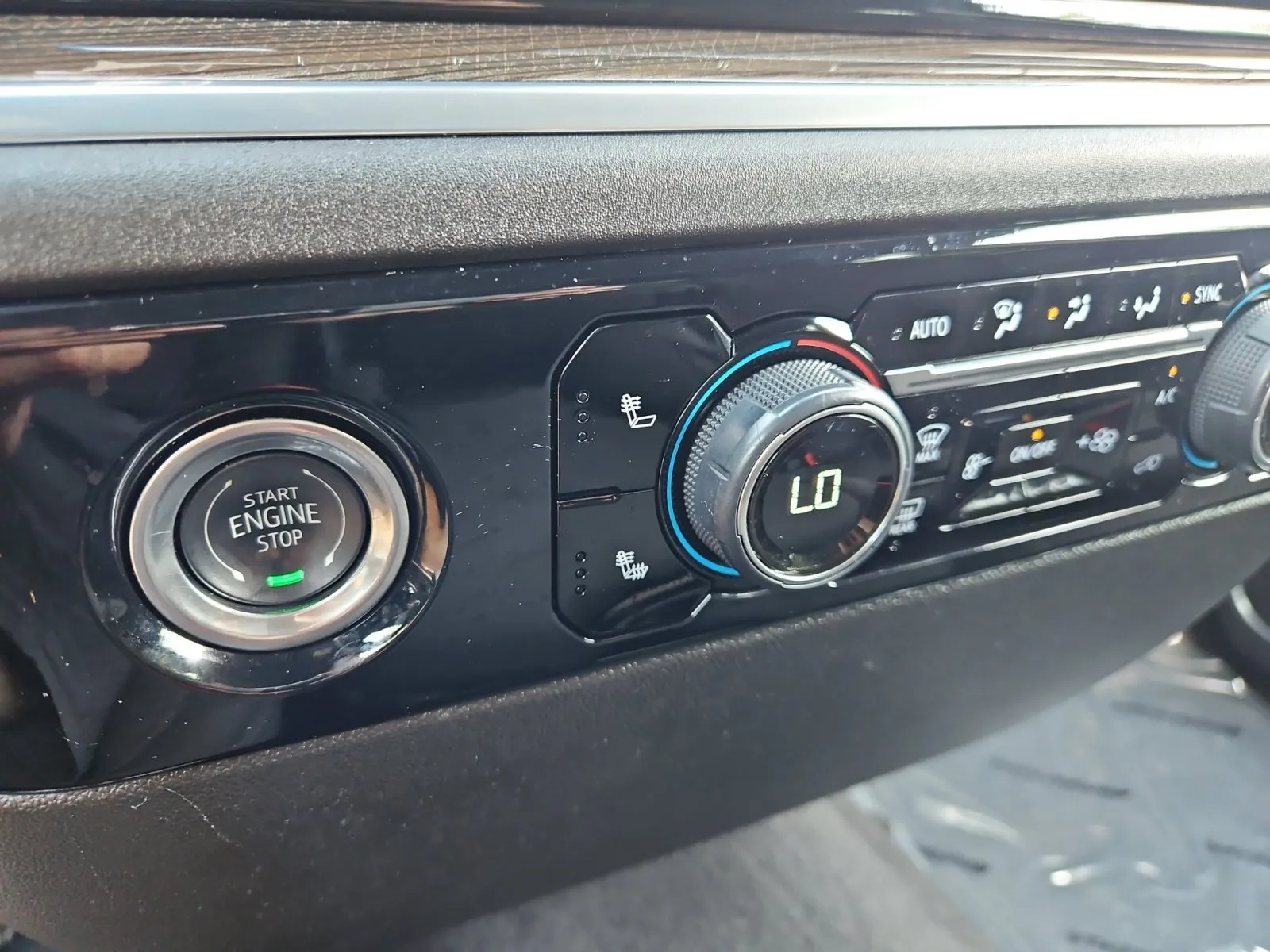 Chevrolet Silverado photo 21