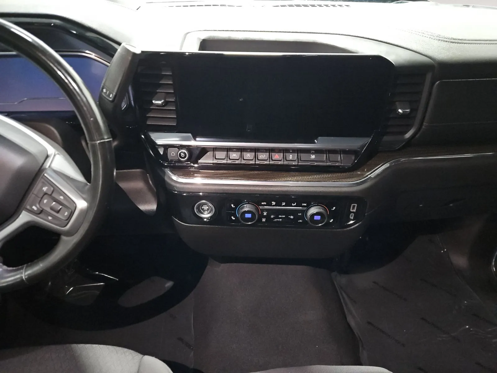 Chevrolet Silverado photo 11