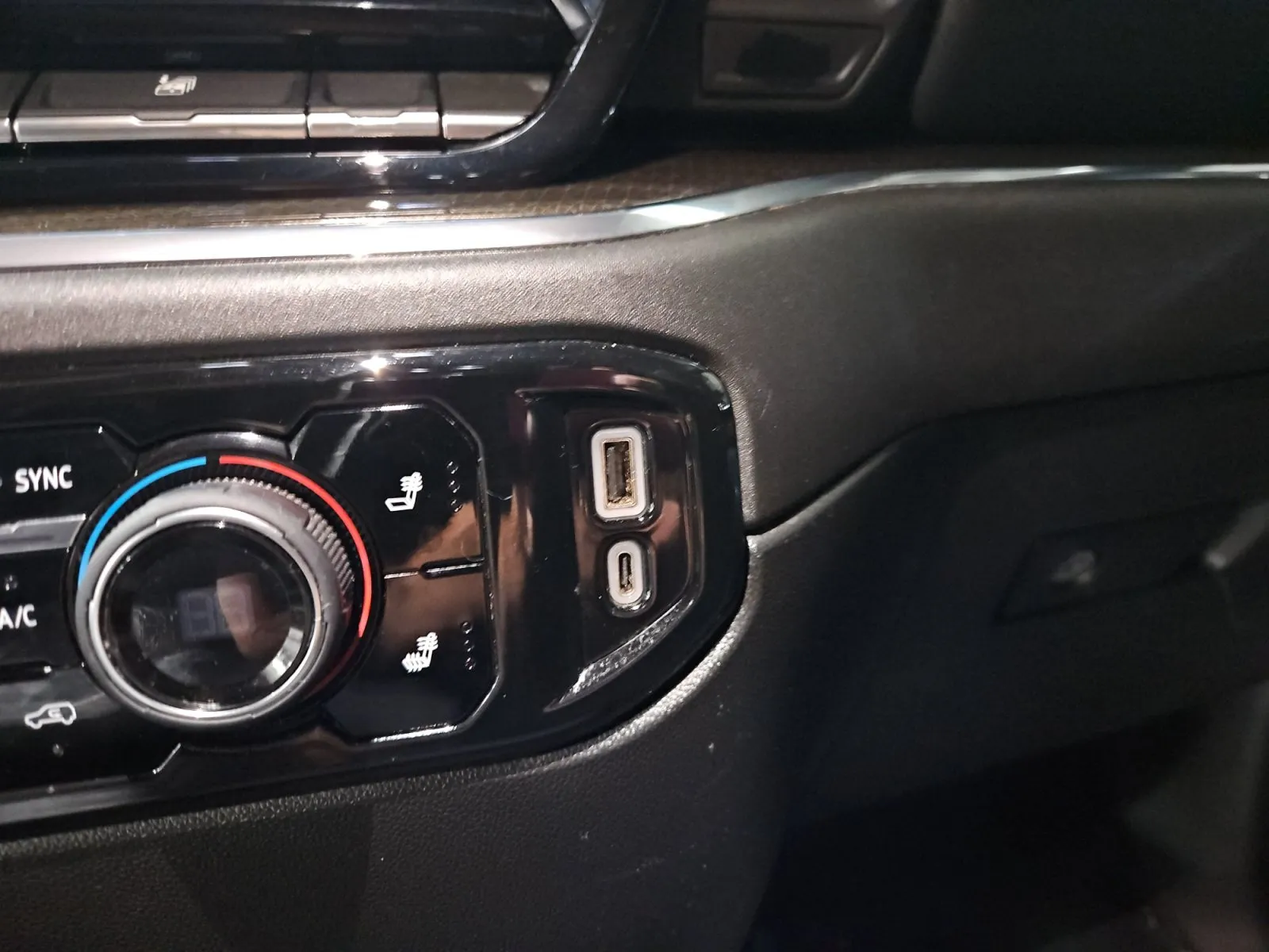 Chevrolet Silverado photo 20