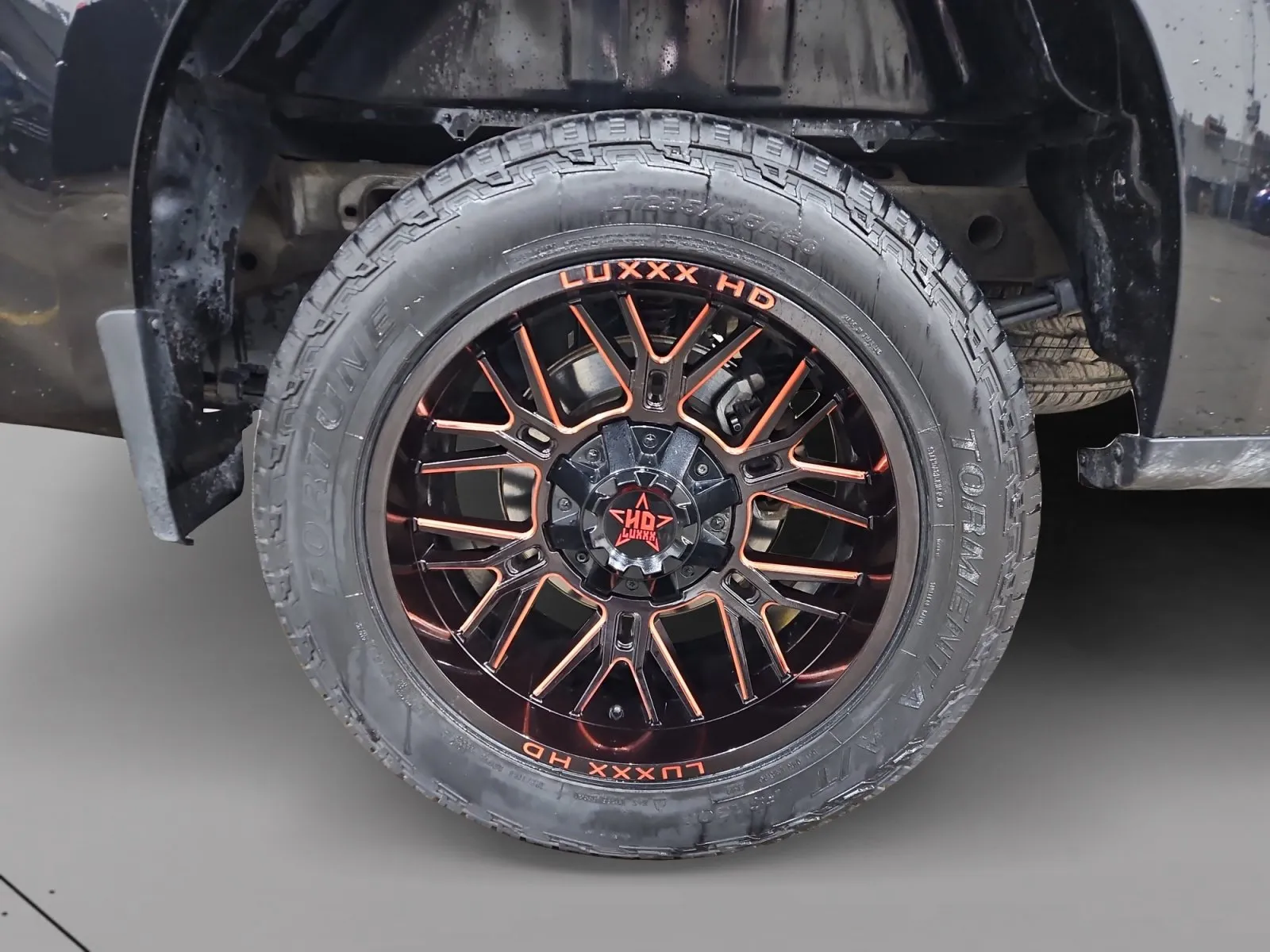 Chevrolet Silverado photo 14