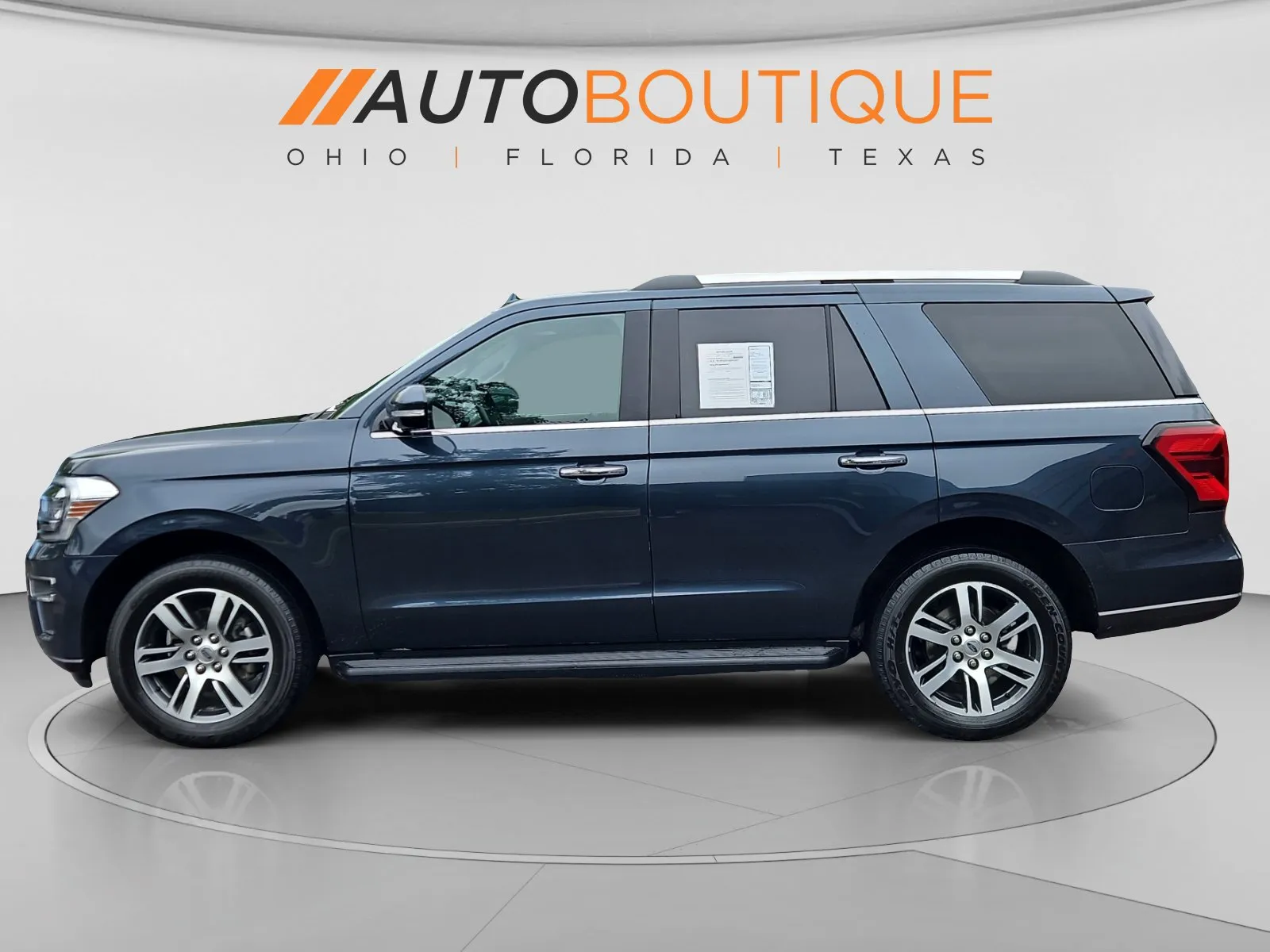 Ford Expedition photo 2