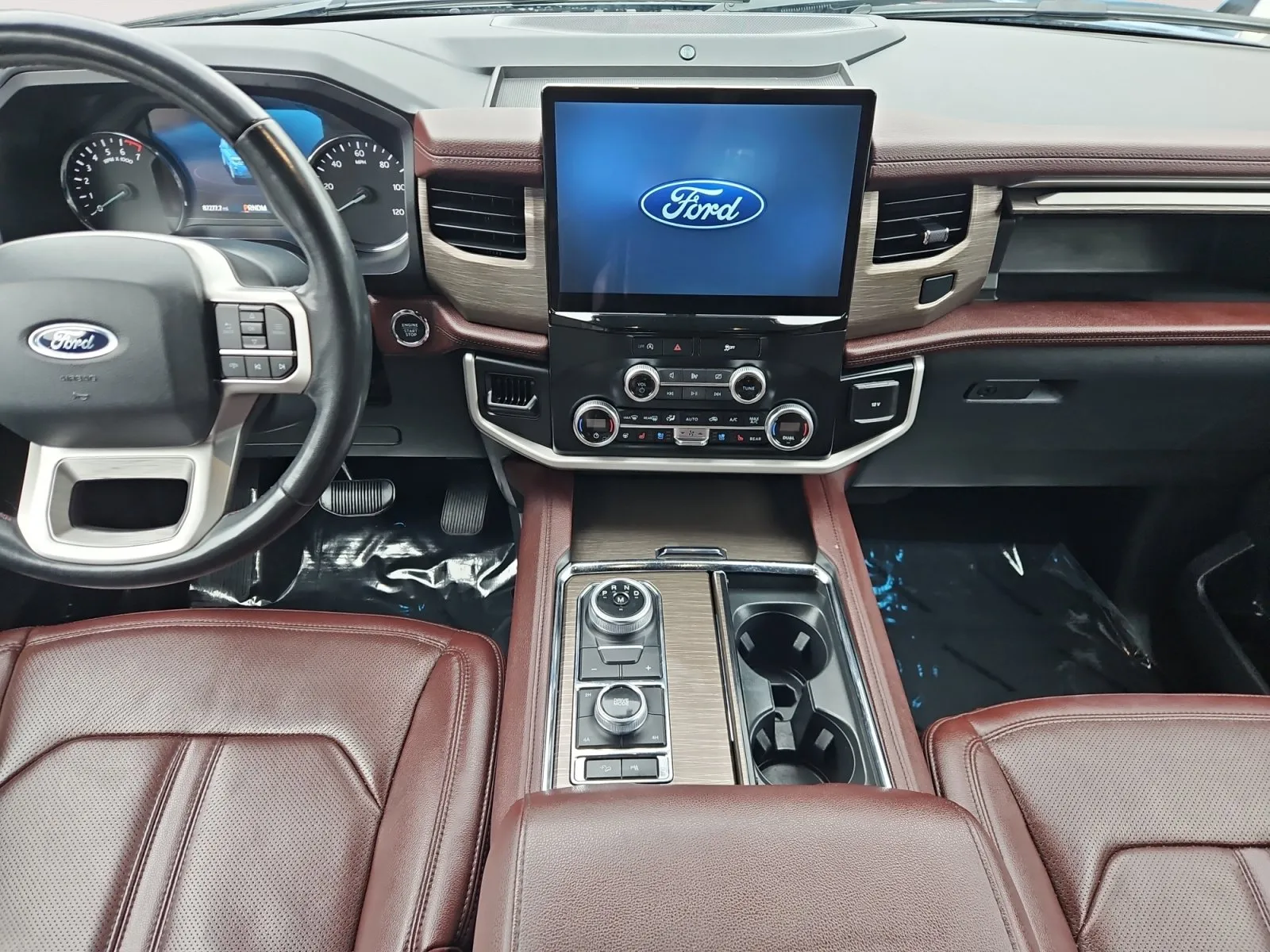Ford Expedition photo 11