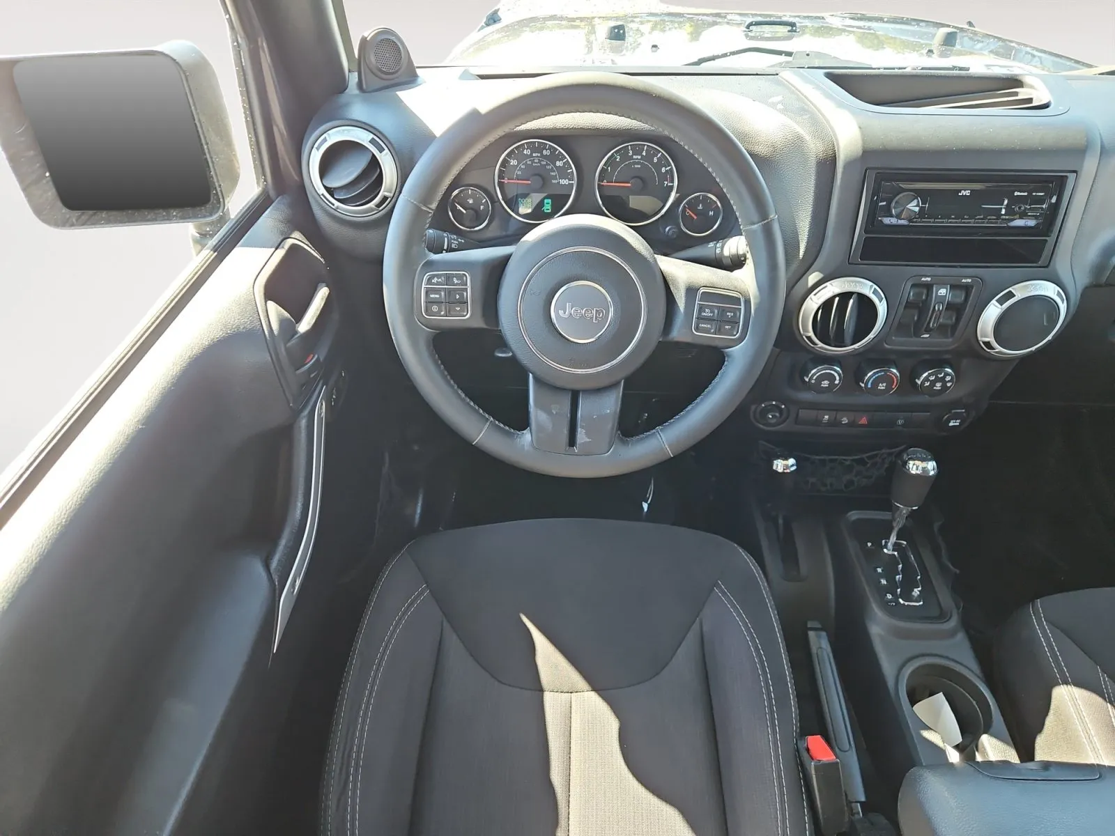Jeep Wrangler photo 10