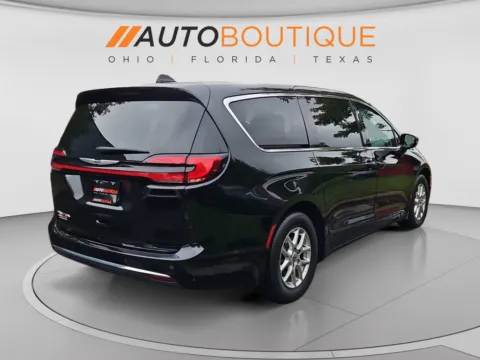 More photos of 2024 Chrysler Pacifica Touring L at Auto Boutique Ohio, OH