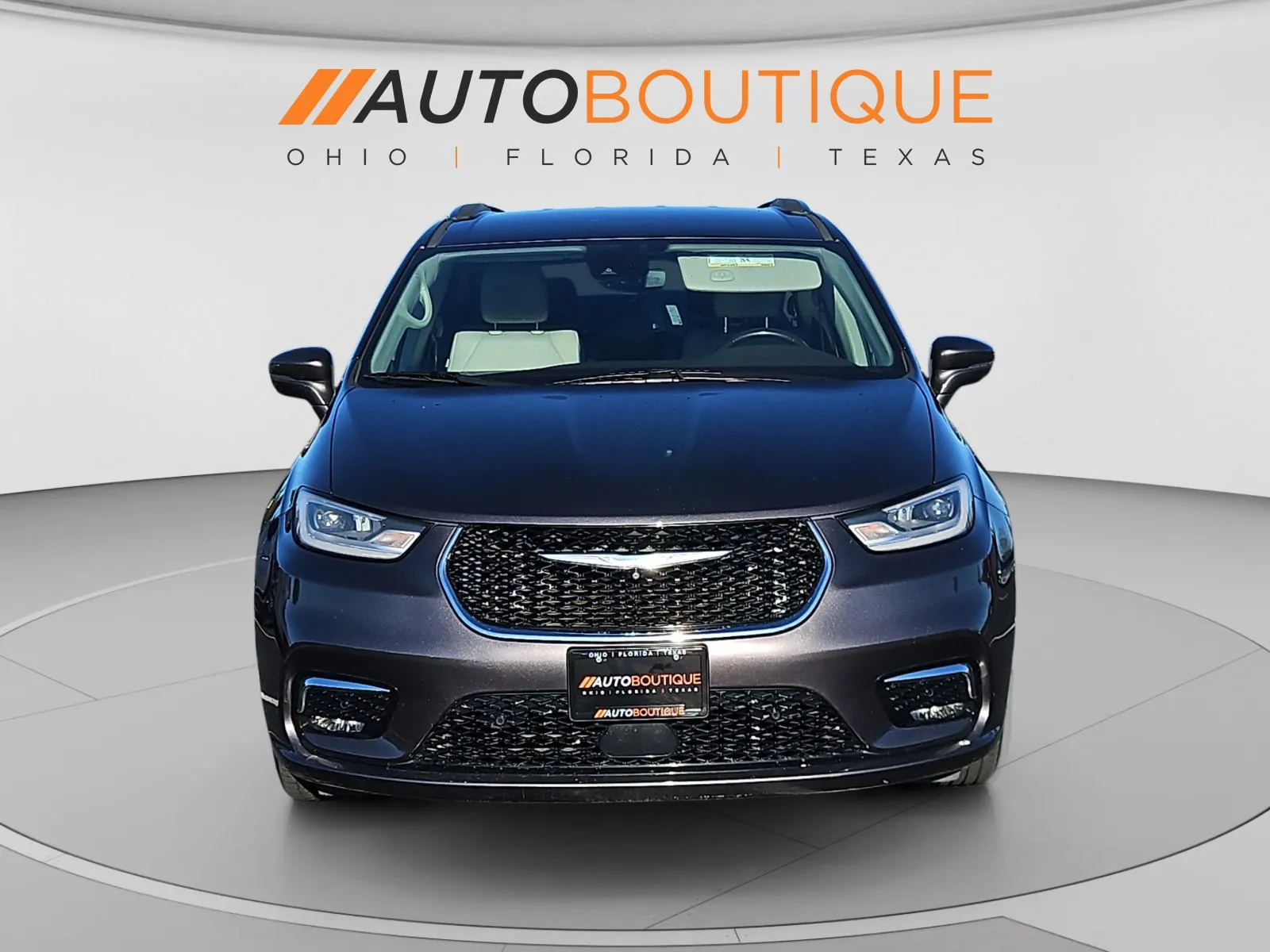Chrysler Pacifica photo 8