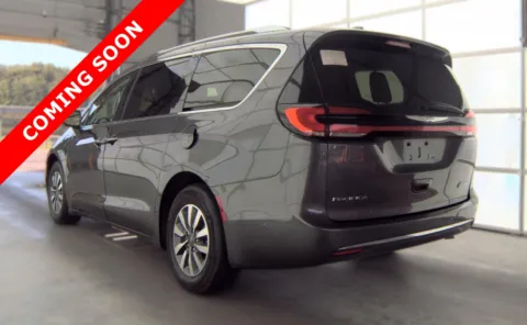 More photos of 2021 Chrysler Pacifica Hybrid Touring L at Auto Boutique Ohio, OH