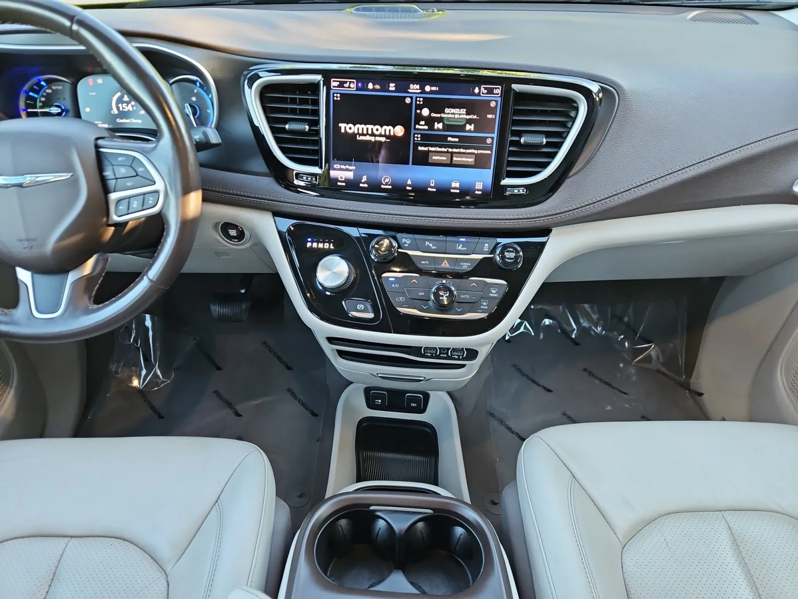 Chrysler Pacifica photo 11