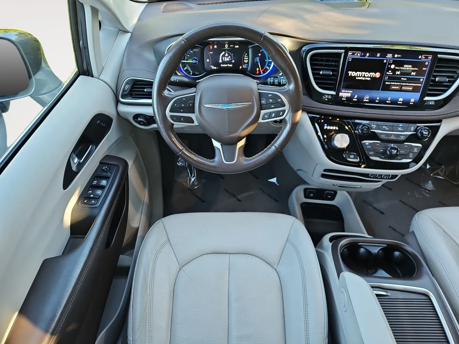 Chrysler Pacifica photo 10