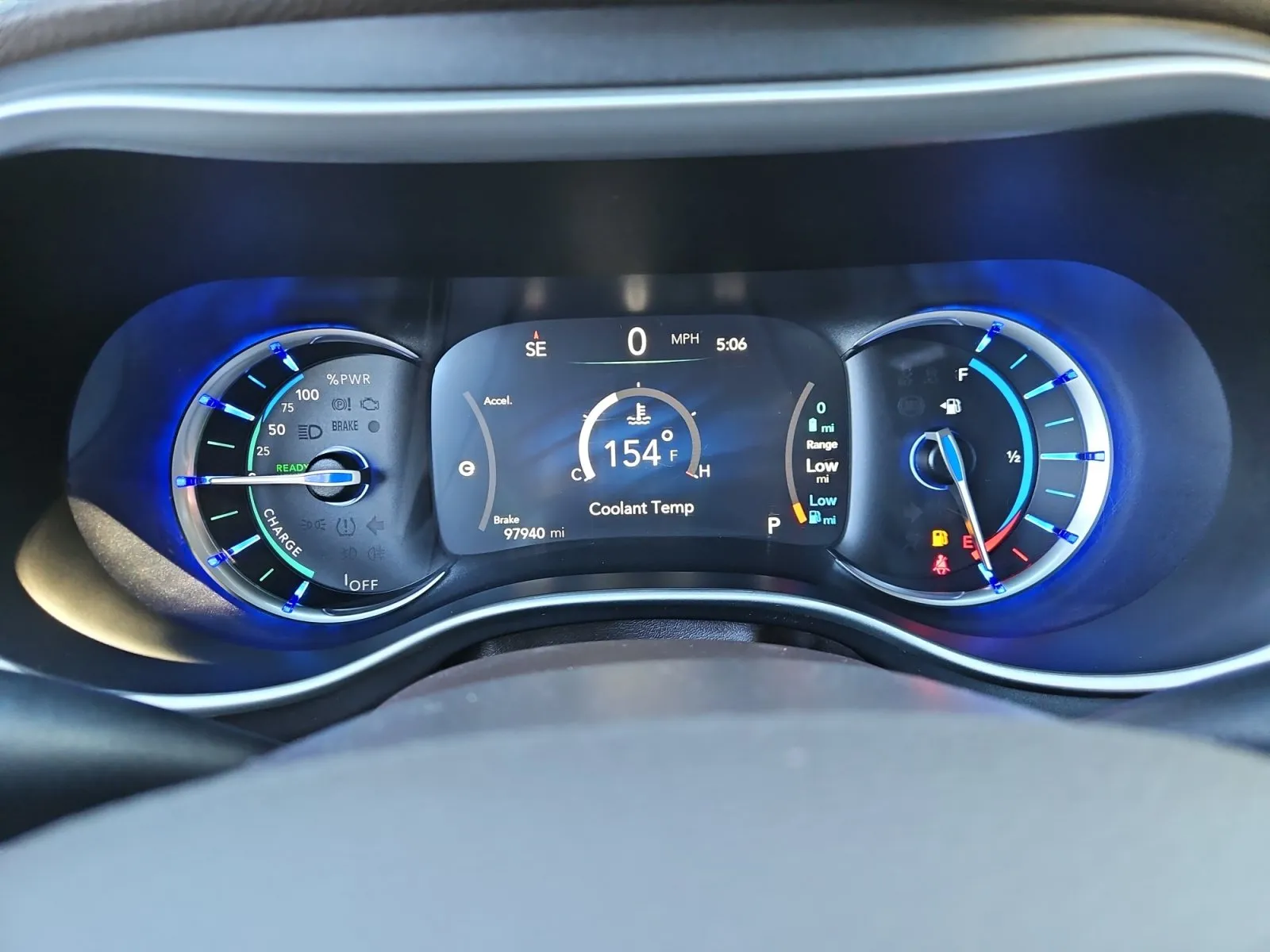Chrysler Pacifica photo 18