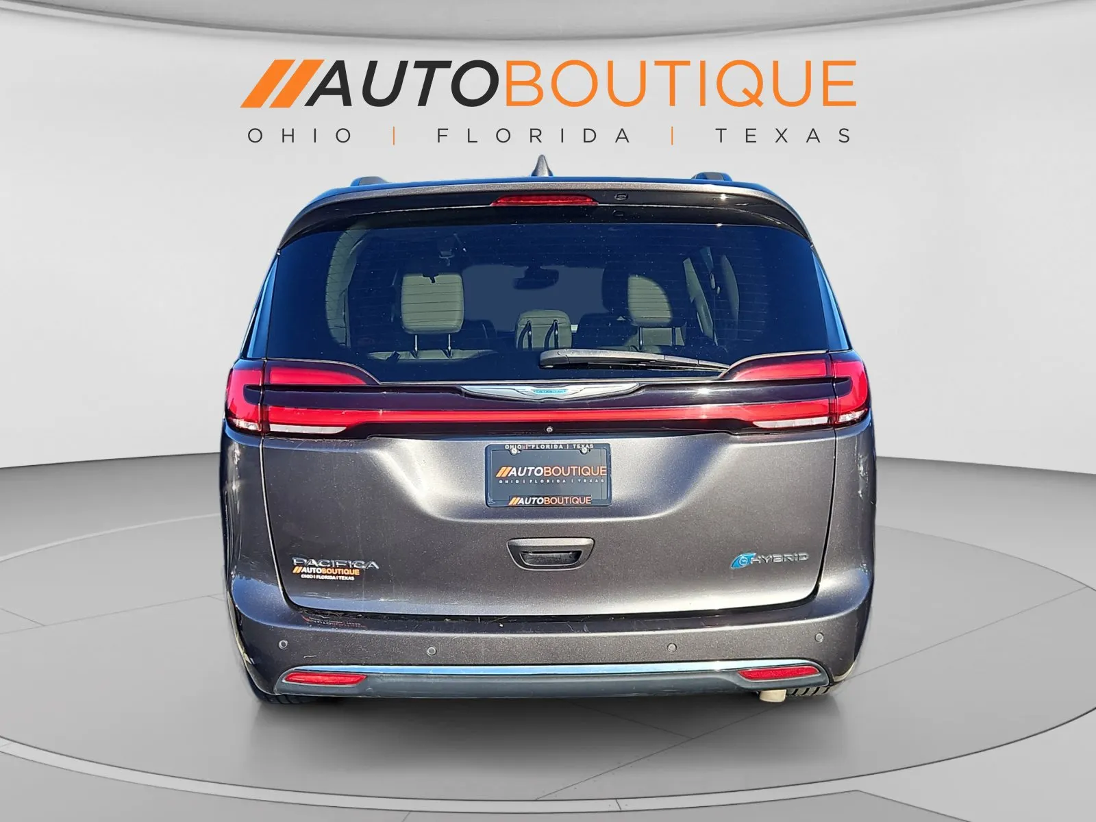 Chrysler Pacifica photo 4