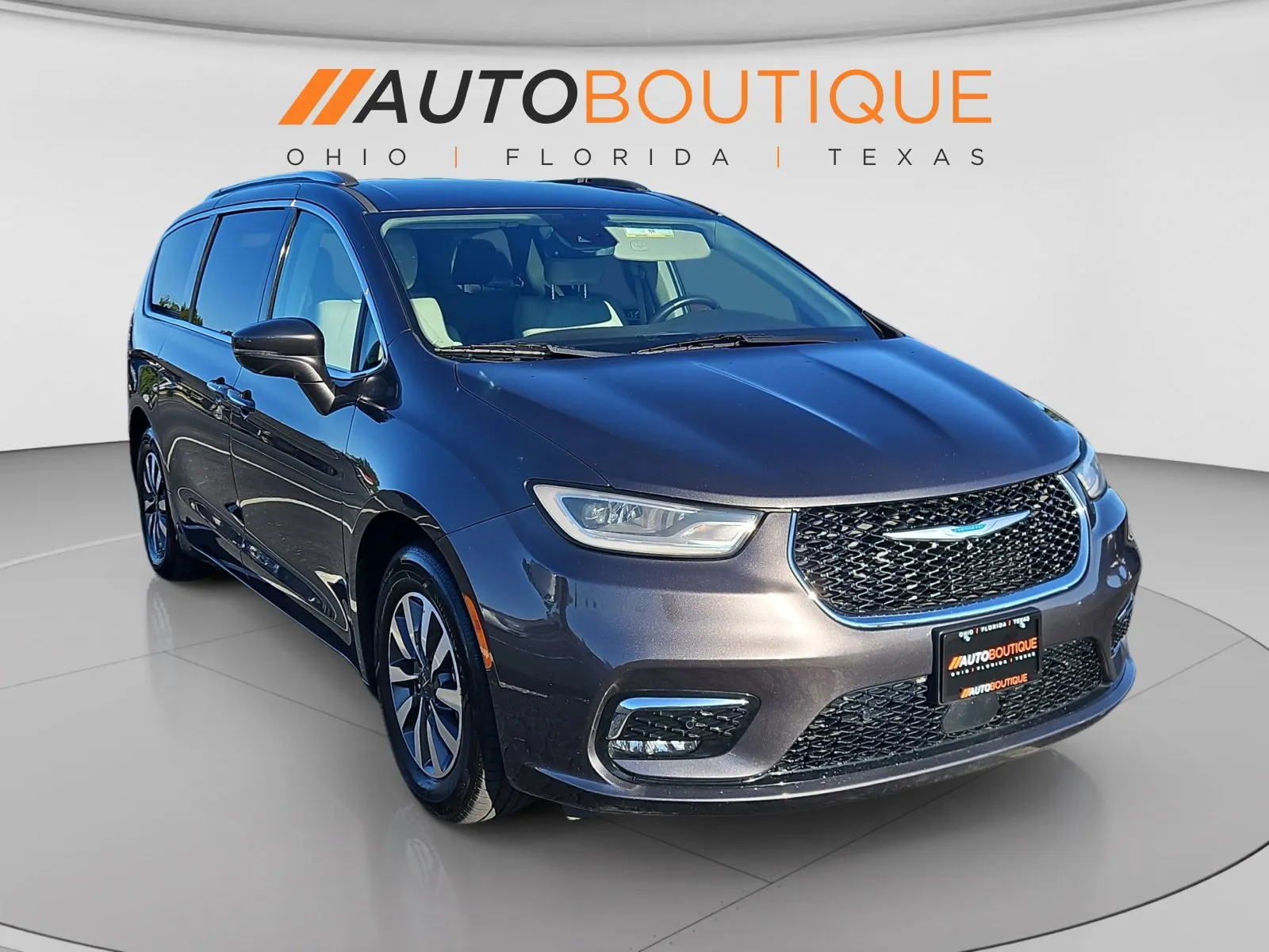 Chrysler Pacifica photo 7