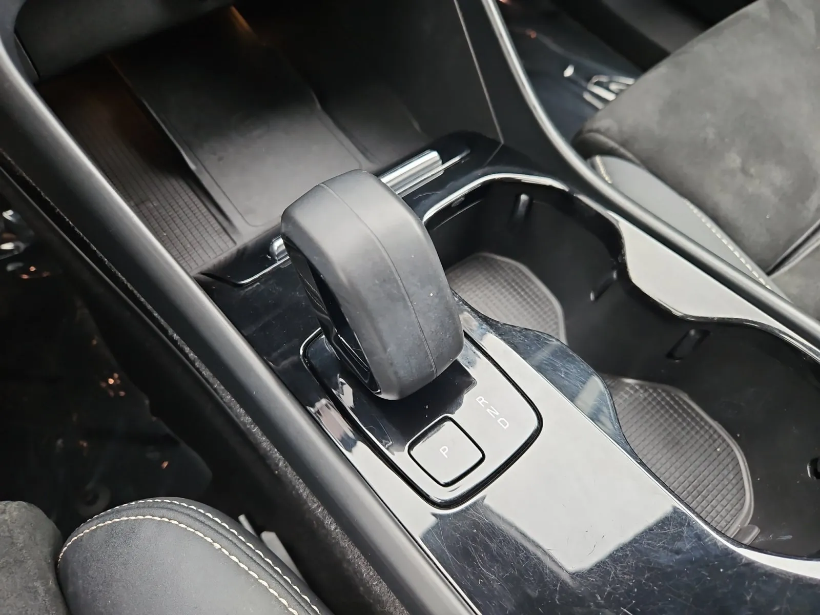 Volvo XC40 photo 16