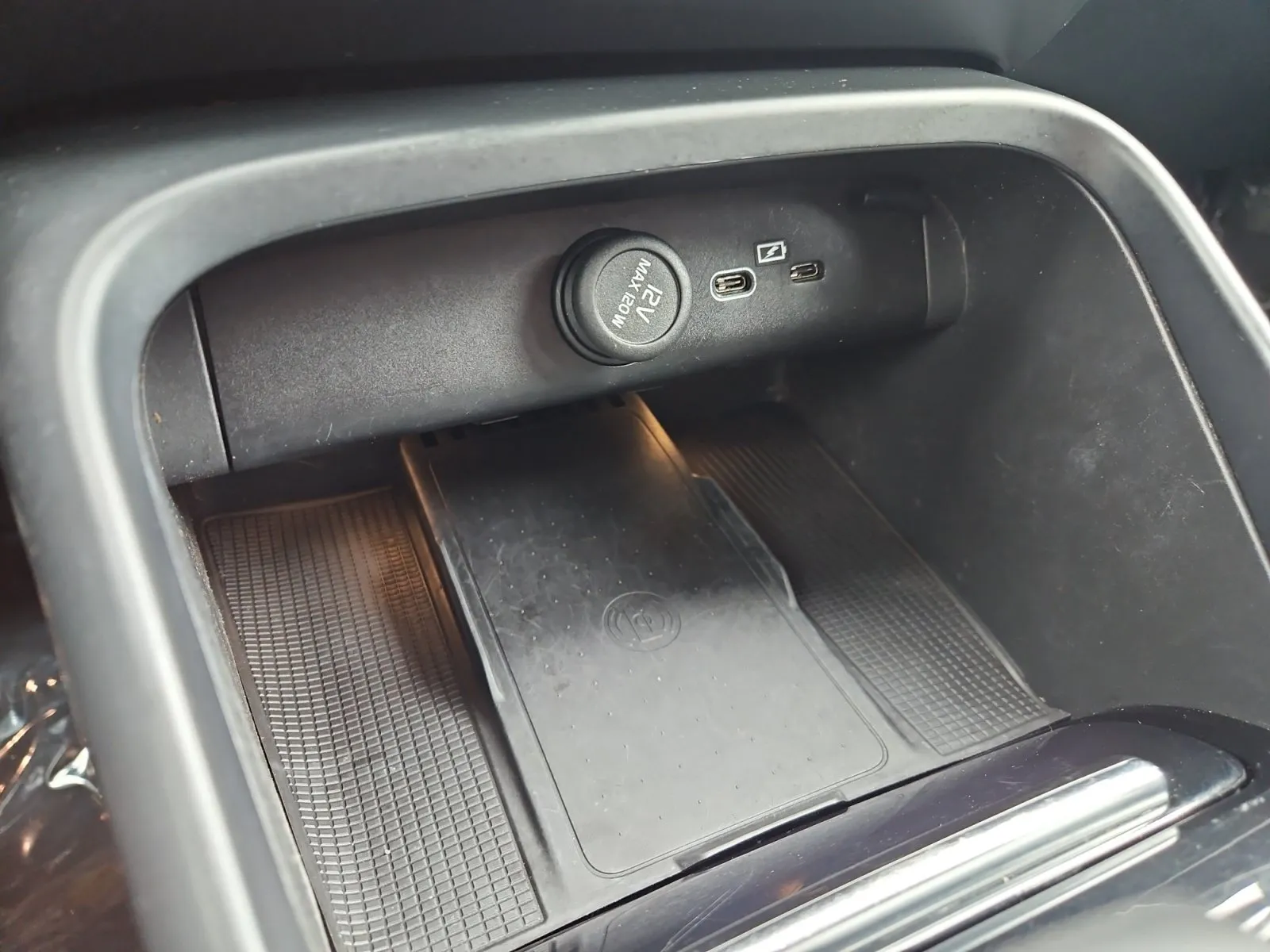 Volvo XC40 photo 15