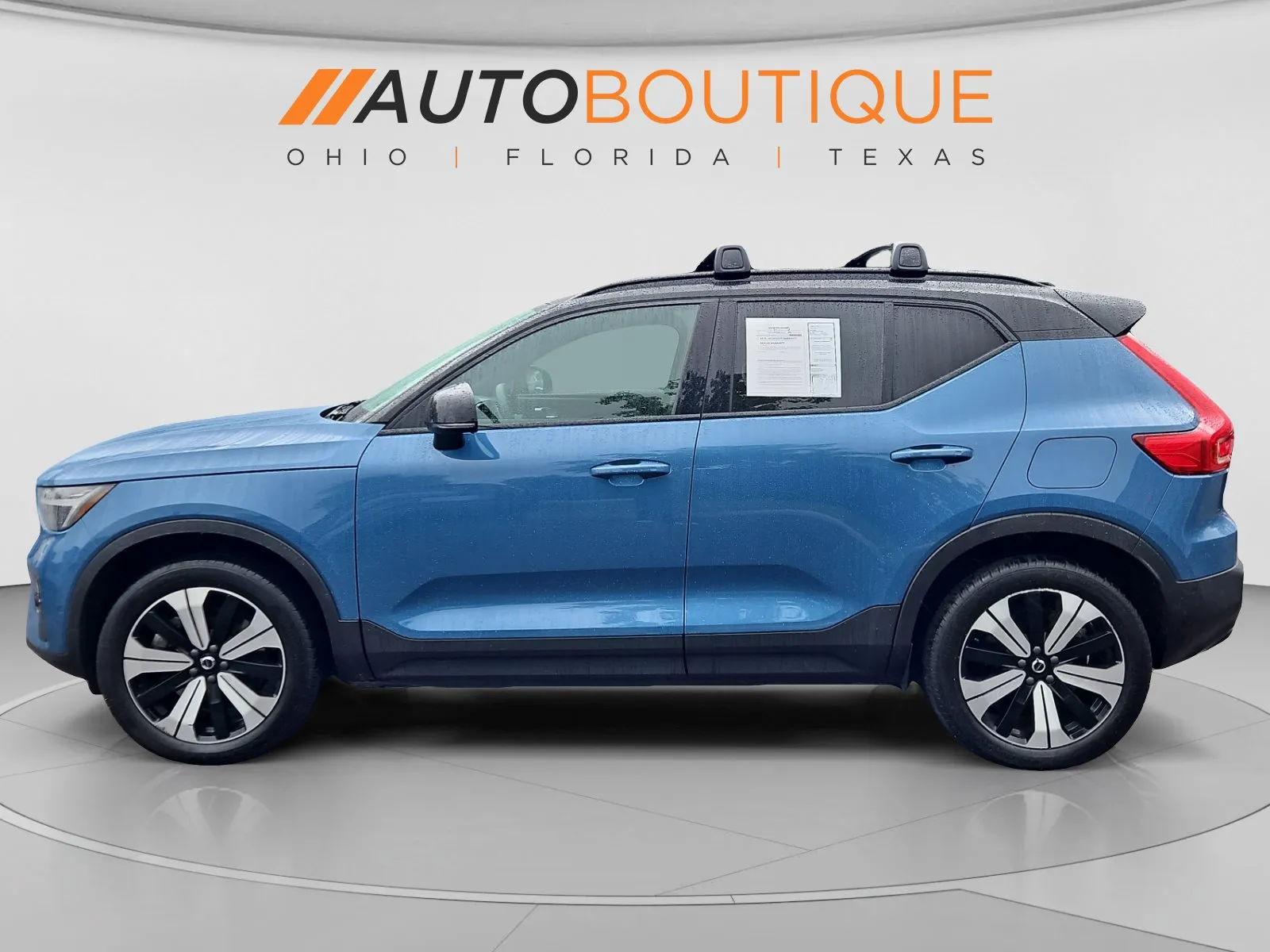 Volvo XC40 photo 2