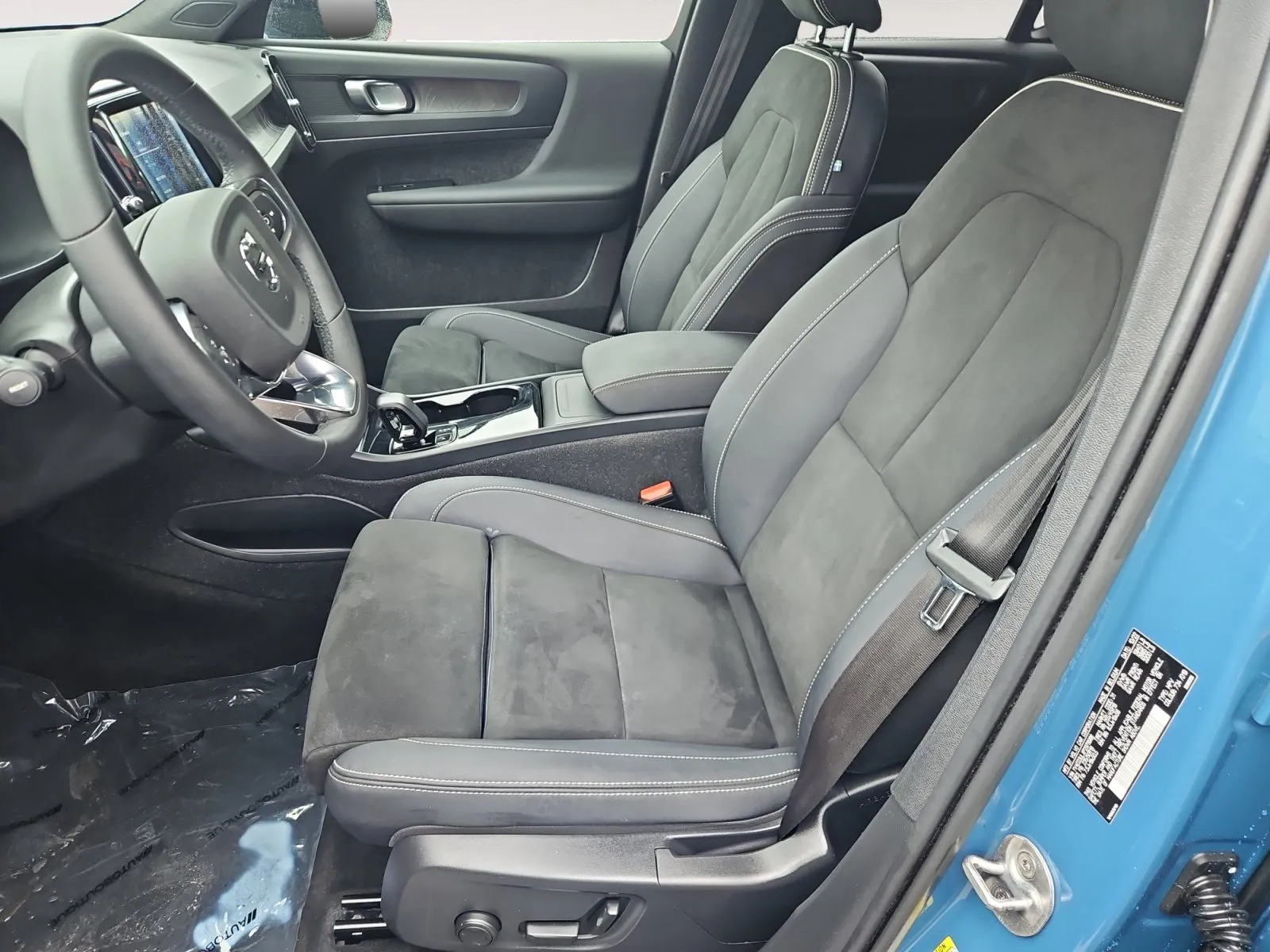 Volvo XC40 photo 9