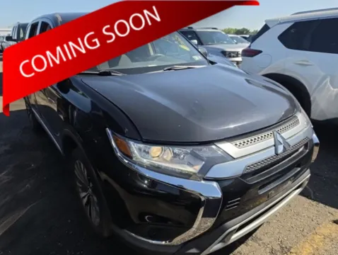 Black 2020 Mitsubishi Outlander ES for sale in Columbus, OH