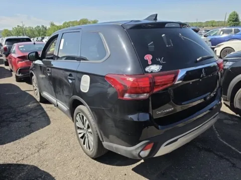 More photos of 2020 Mitsubishi Outlander ES at Auto Boutique Ohio, OH