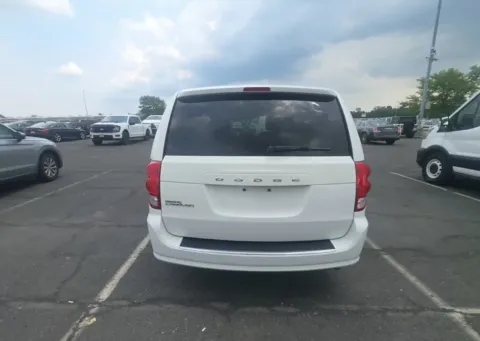 More photos of 2013 Dodge Grand Caravan SE at Auto Boutique Ohio, OH