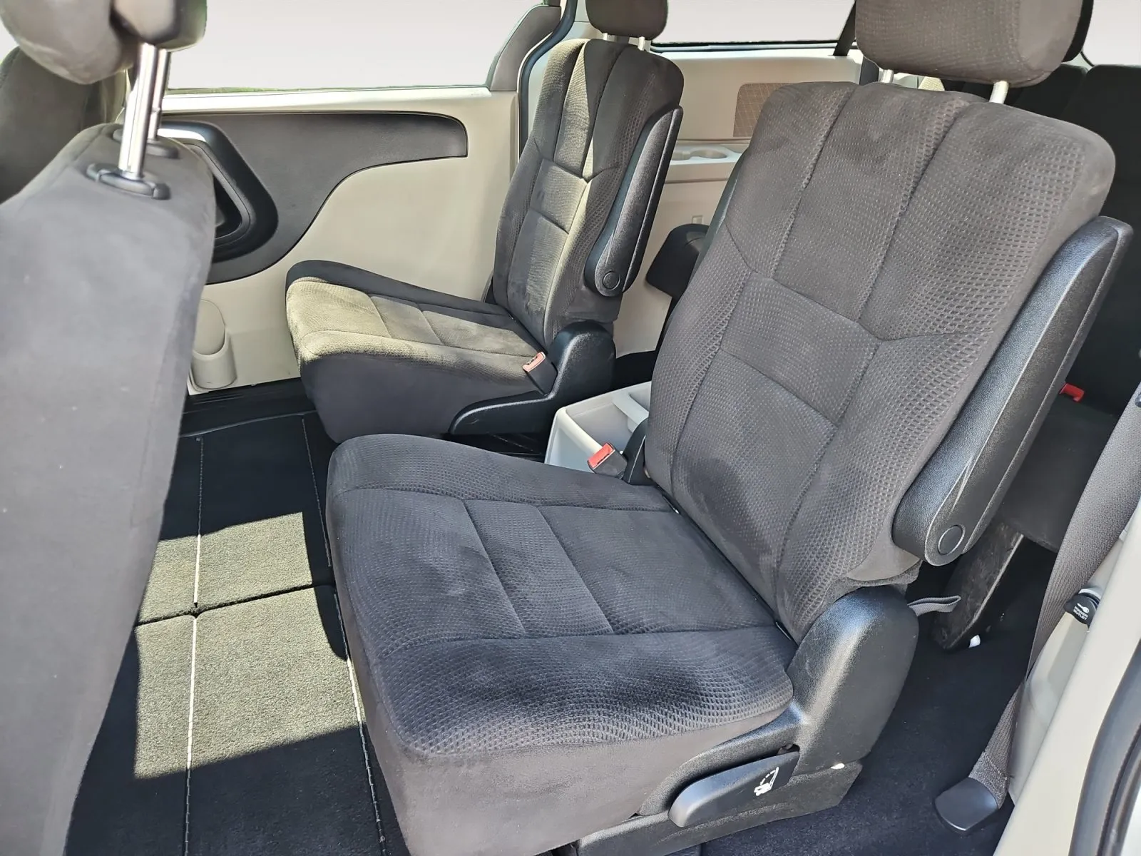 Dodge Grand Caravan photo 13