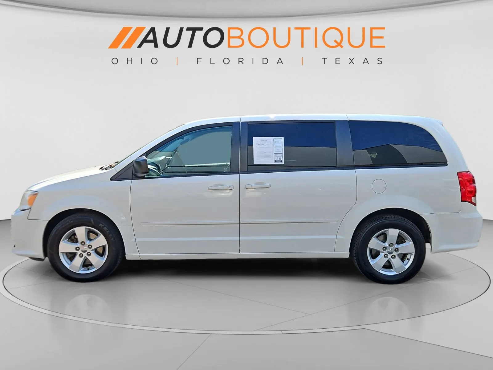 Dodge Grand Caravan photo 2