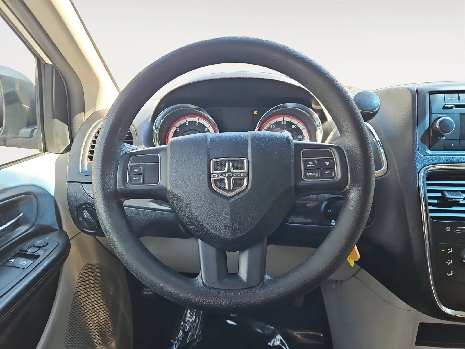 Dodge Grand Caravan photo 12