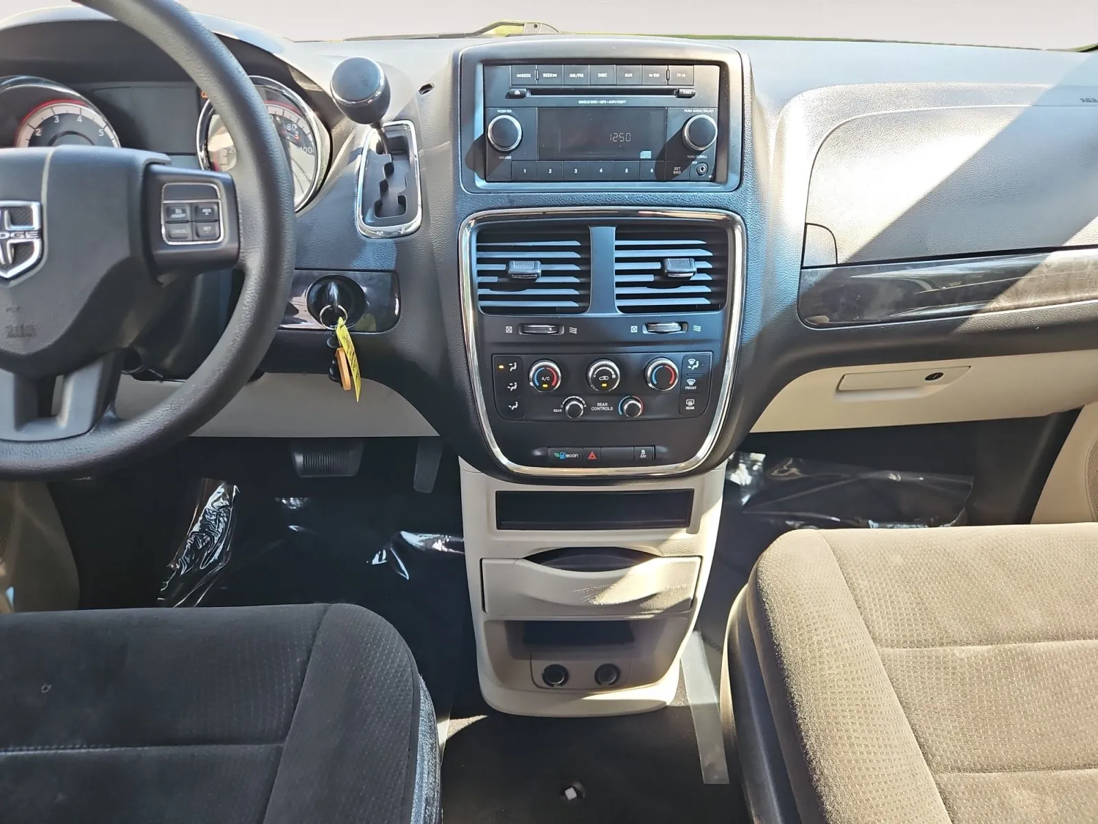 Dodge Grand Caravan photo 11