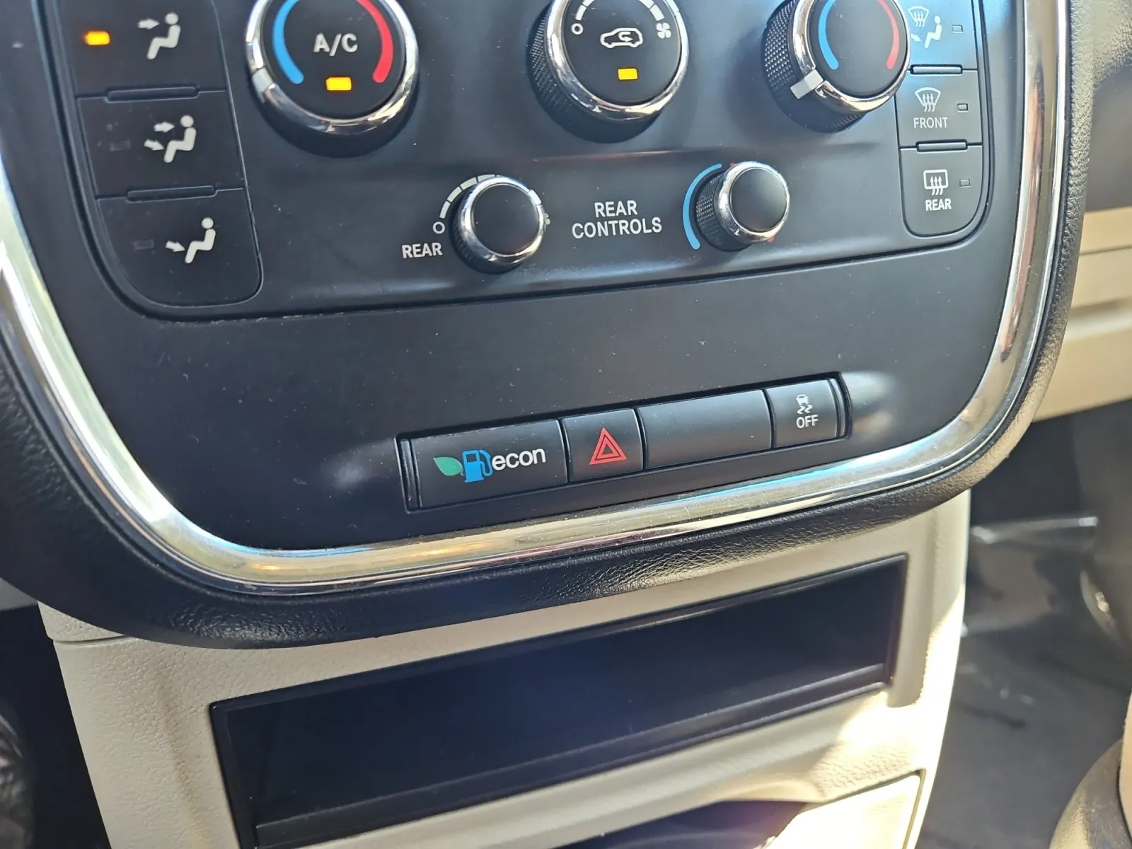 Dodge Grand Caravan photo 19