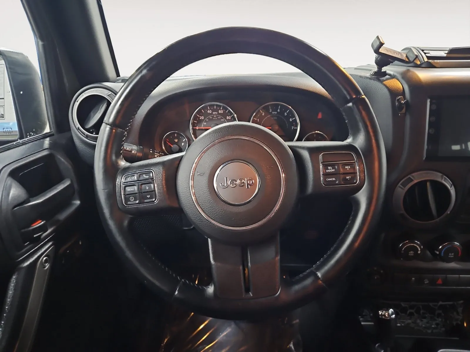 Jeep Wrangler photo 12