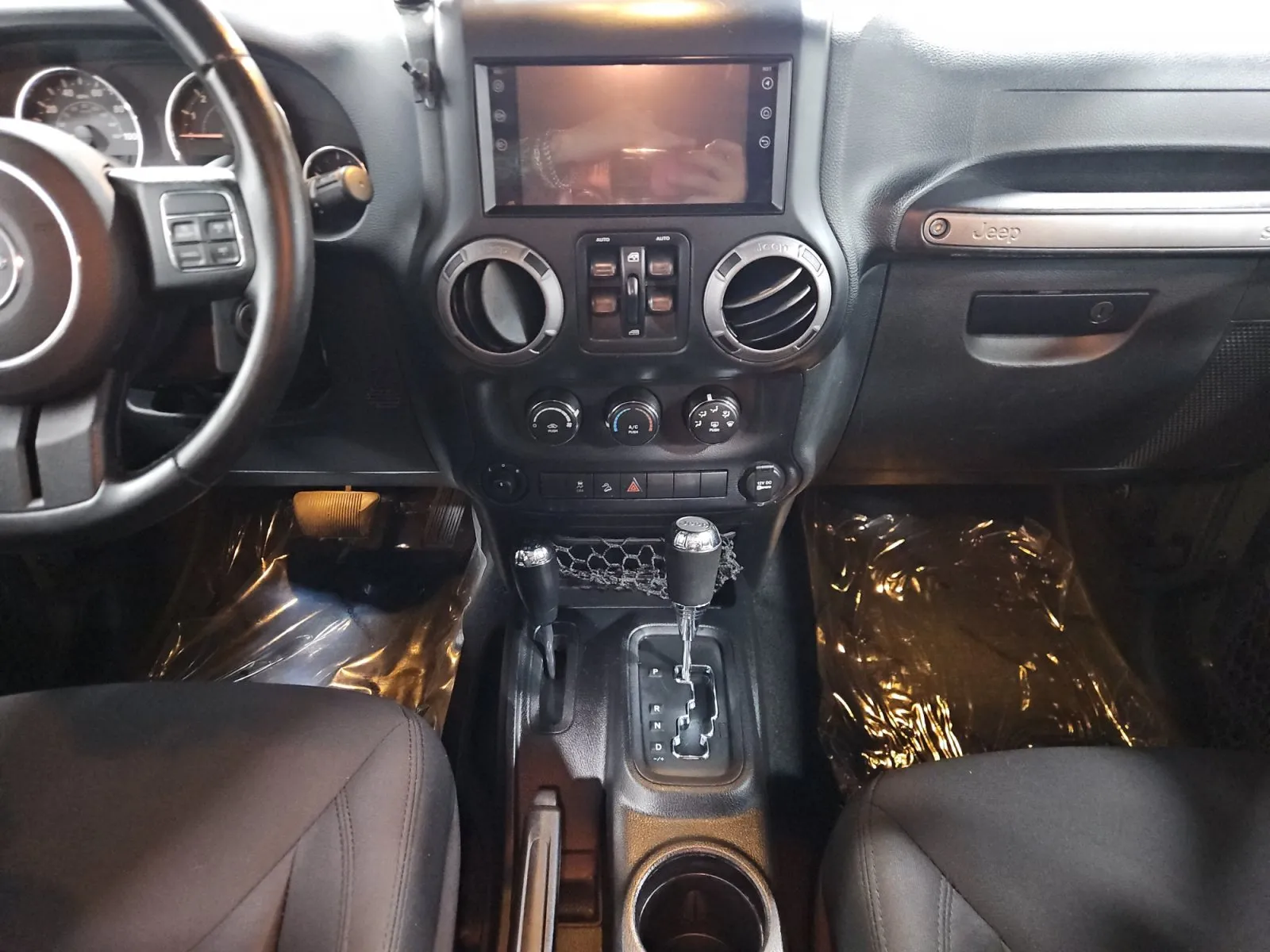 Jeep Wrangler photo 11
