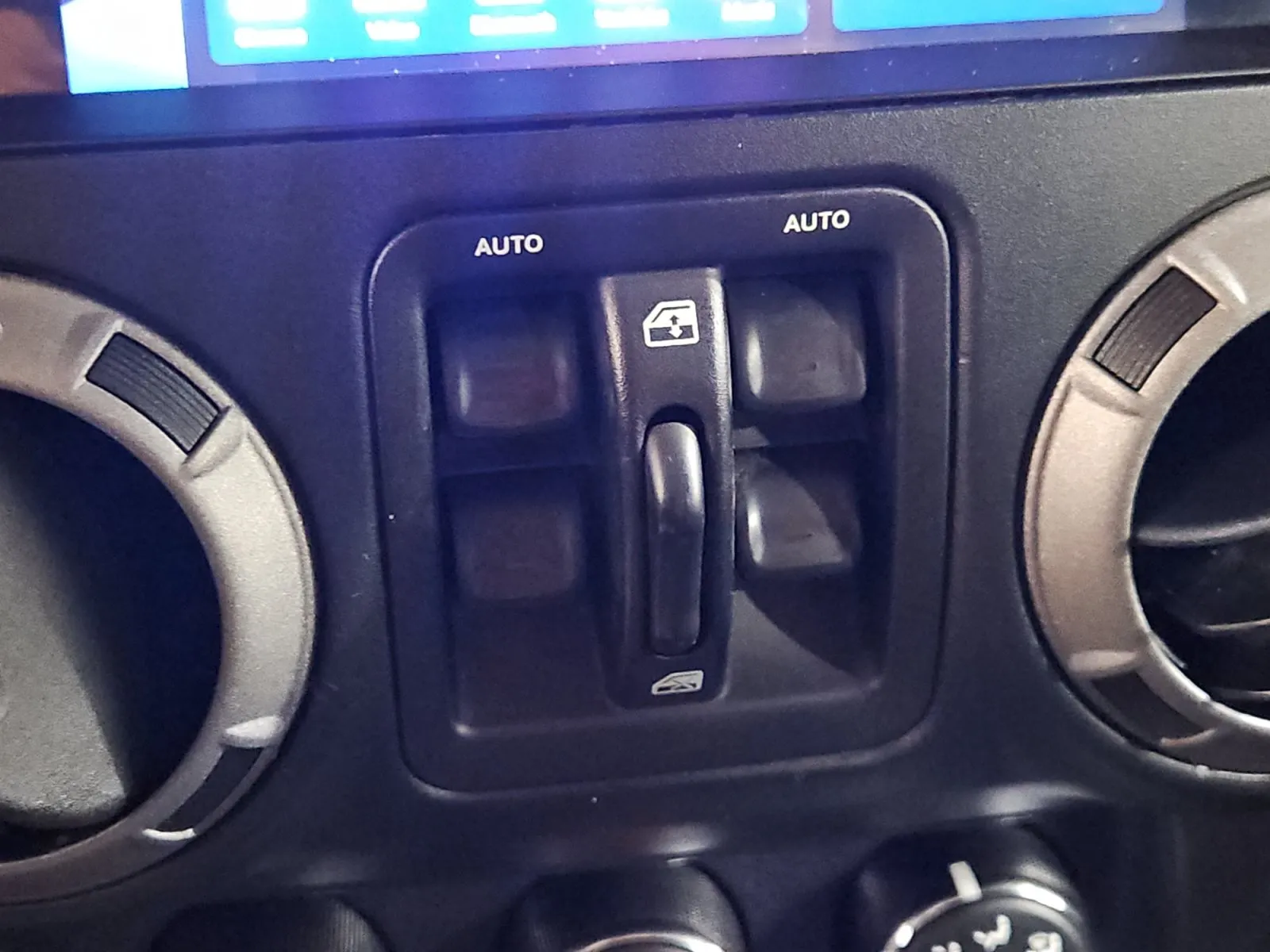 Jeep Wrangler photo 18