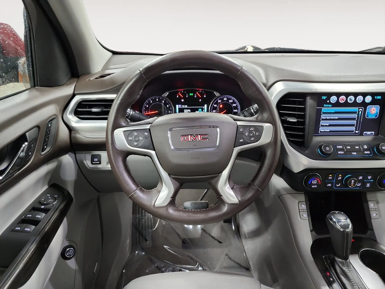 GMC Acadia photo 12