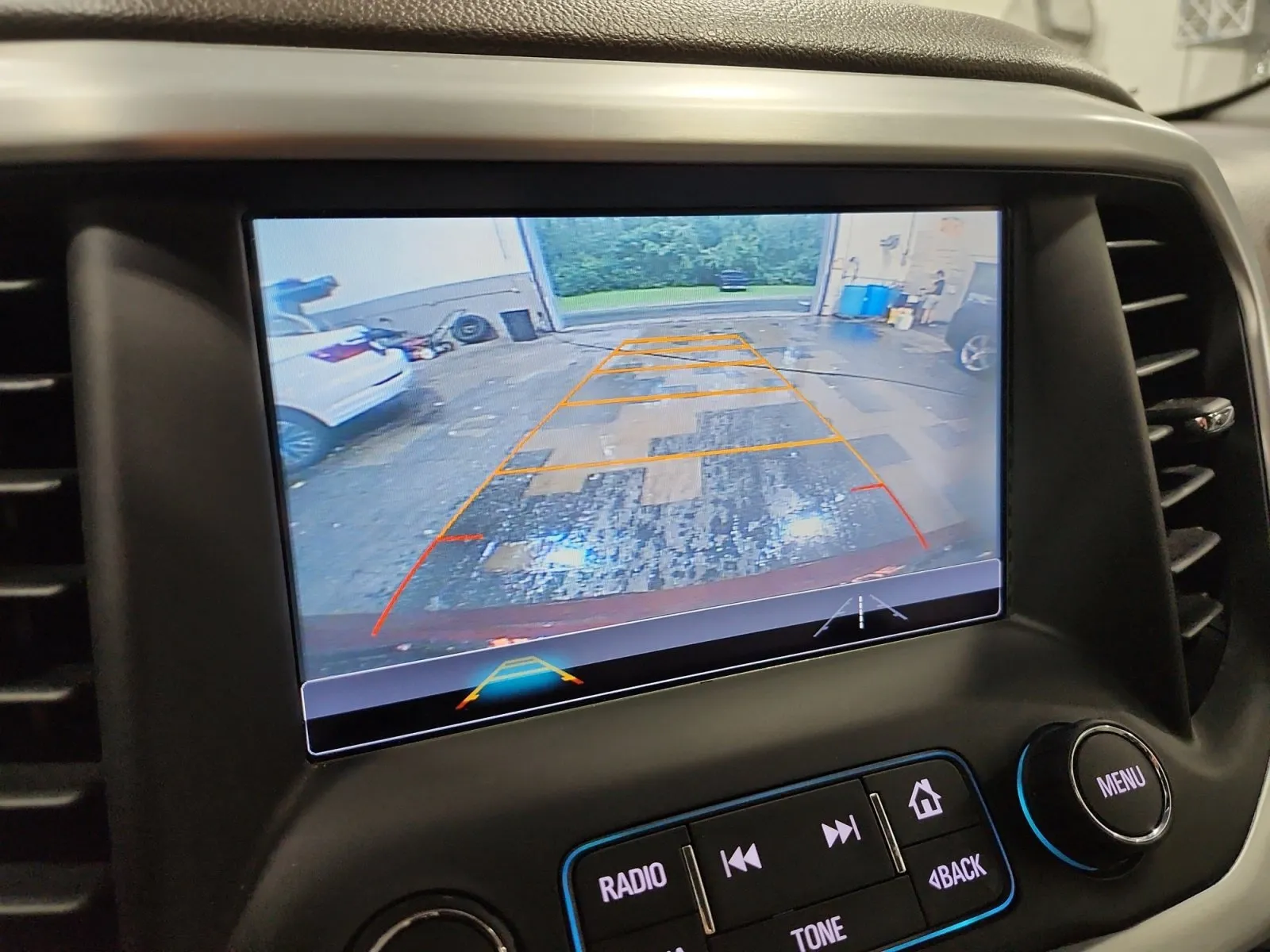 GMC Acadia photo 18