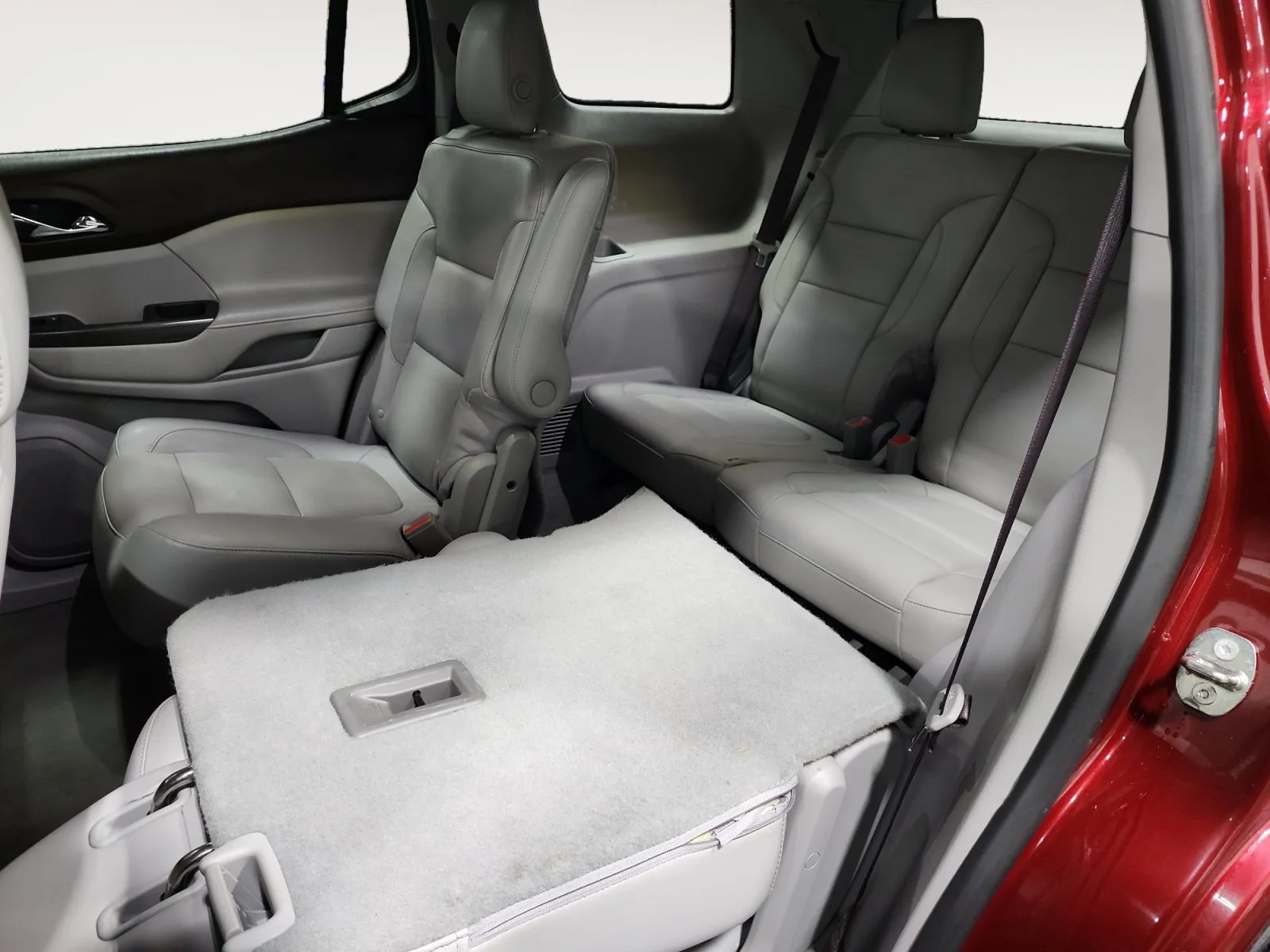 GMC Acadia photo 13