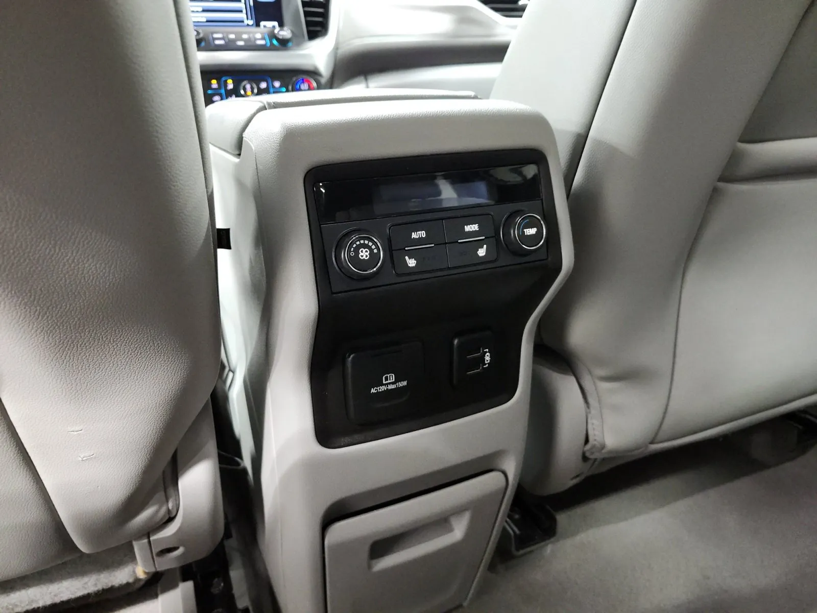 GMC Acadia photo 14