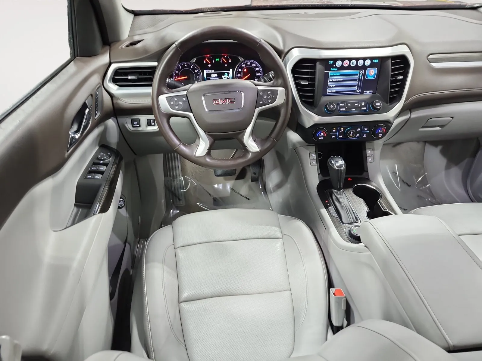 GMC Acadia photo 10