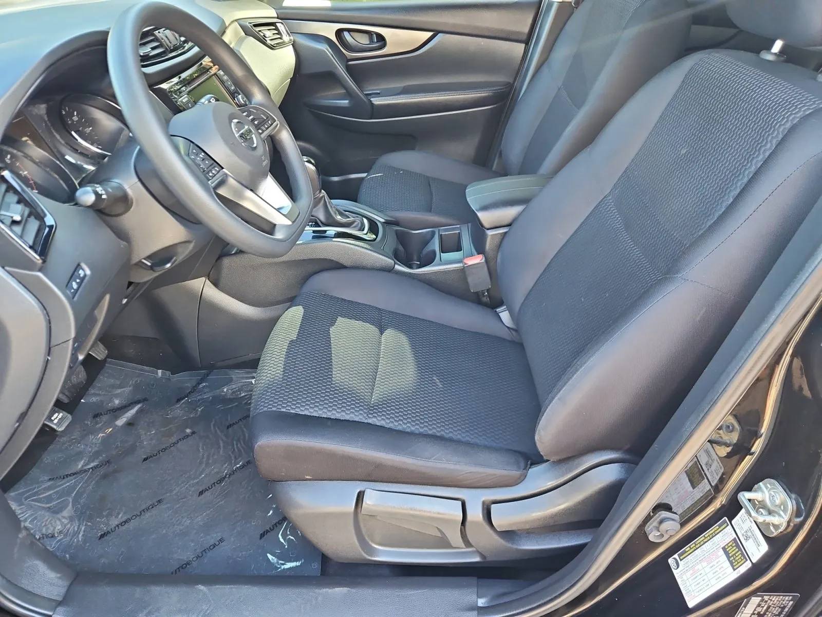 Nissan Rogue Sport photo 9