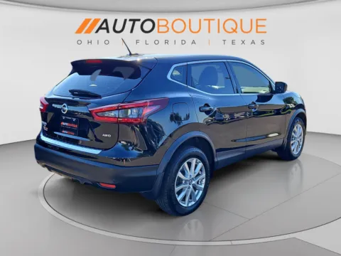 More photos of 2021 Nissan Rogue Sport S at Auto Boutique Ohio, OH