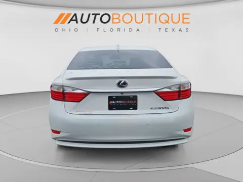 More photos of 2015 Lexus ES 300h Hybrid at Auto Boutique Ohio, OH