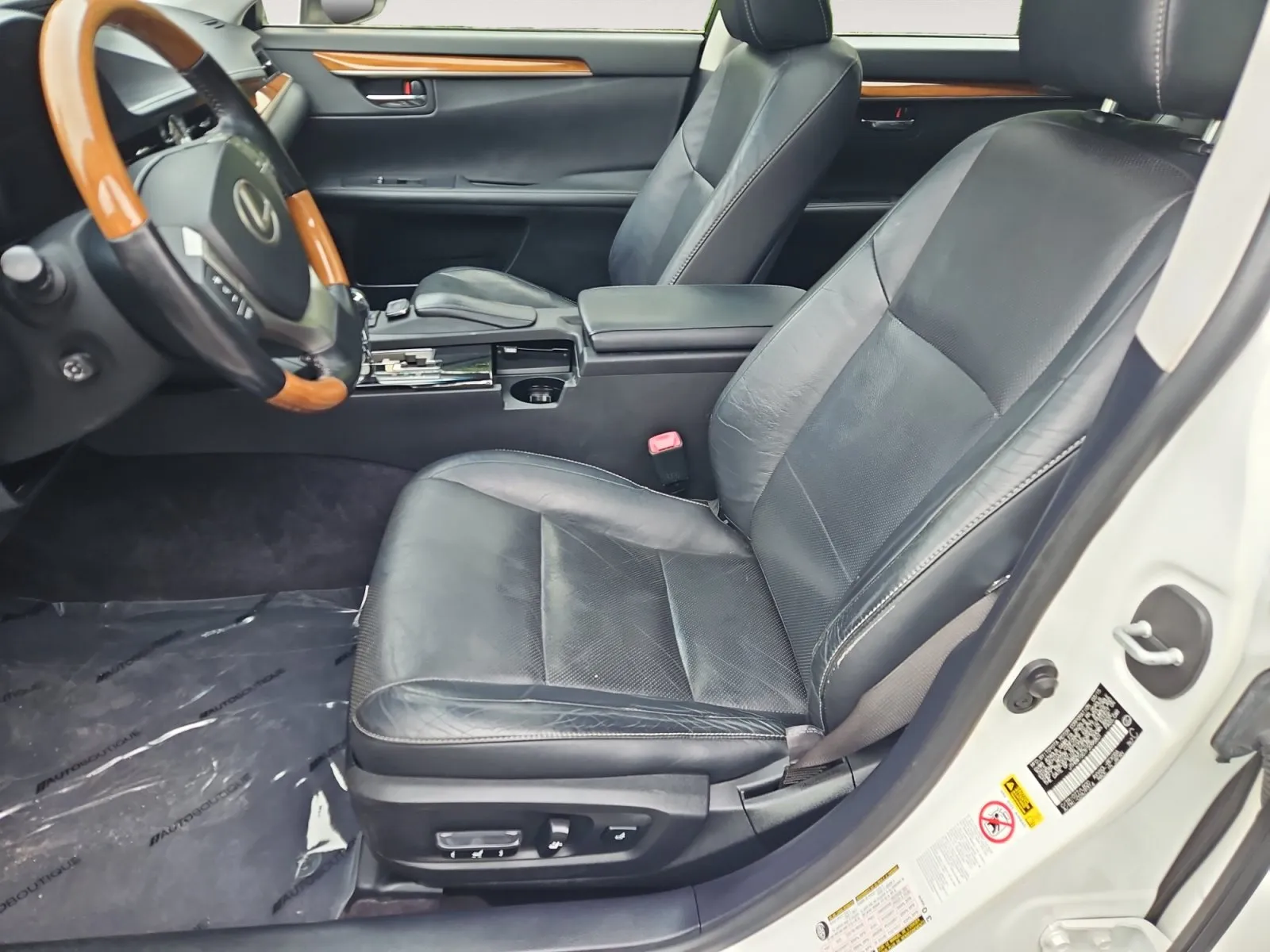 Lexus ES photo 9